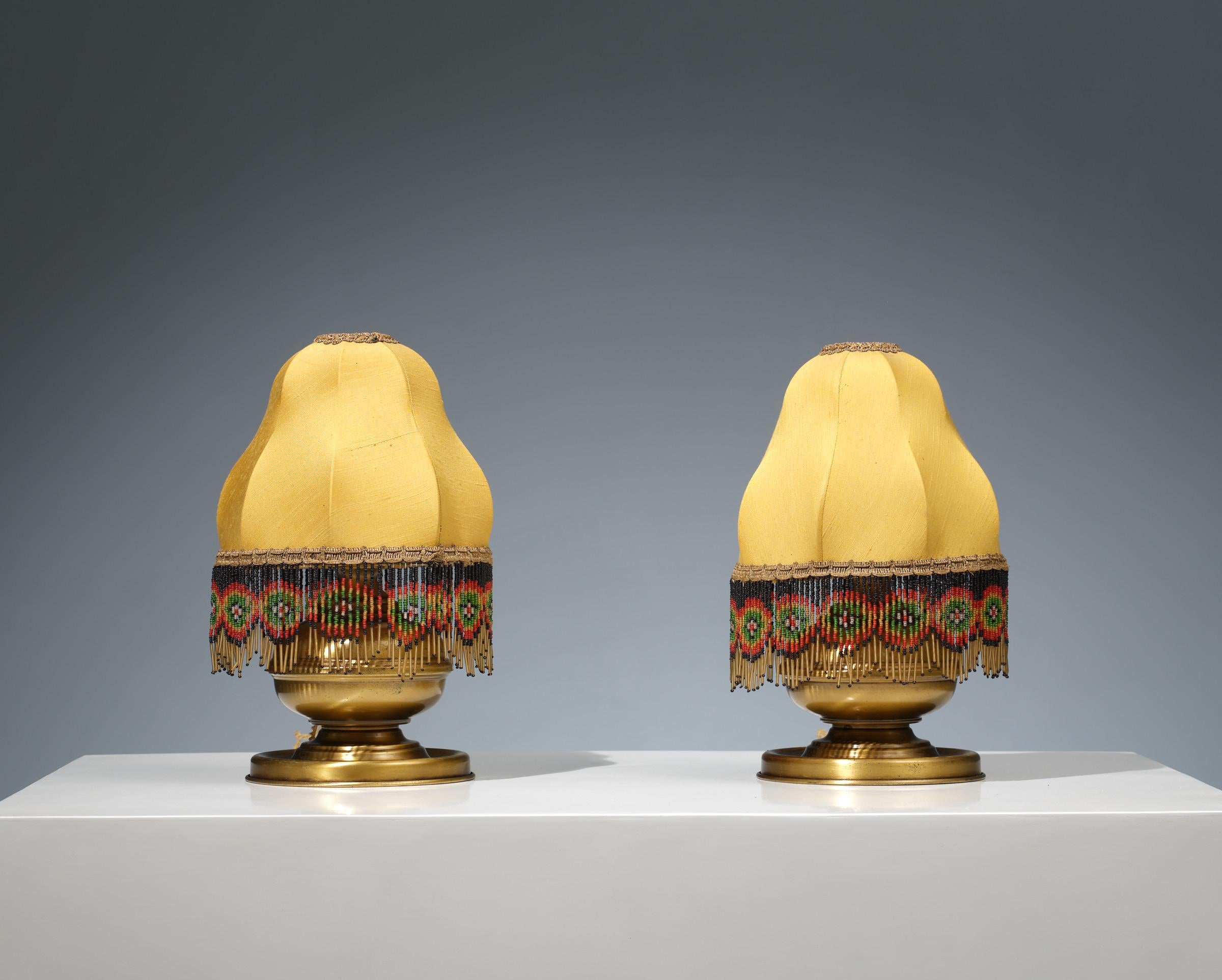 Mid-Century Modern Pair of 1960s Italian Brass Table Lamps - Classic Elegance with Original Patina  For Sale