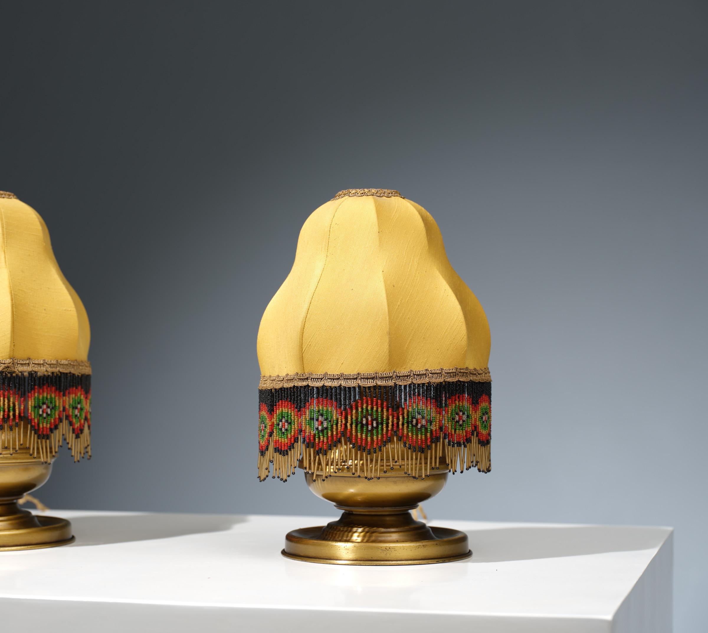 Pair of 1960s Italian Brass Table Lamps - Classic Elegance with Original Patina  In Good Condition For Sale In Rome, IT