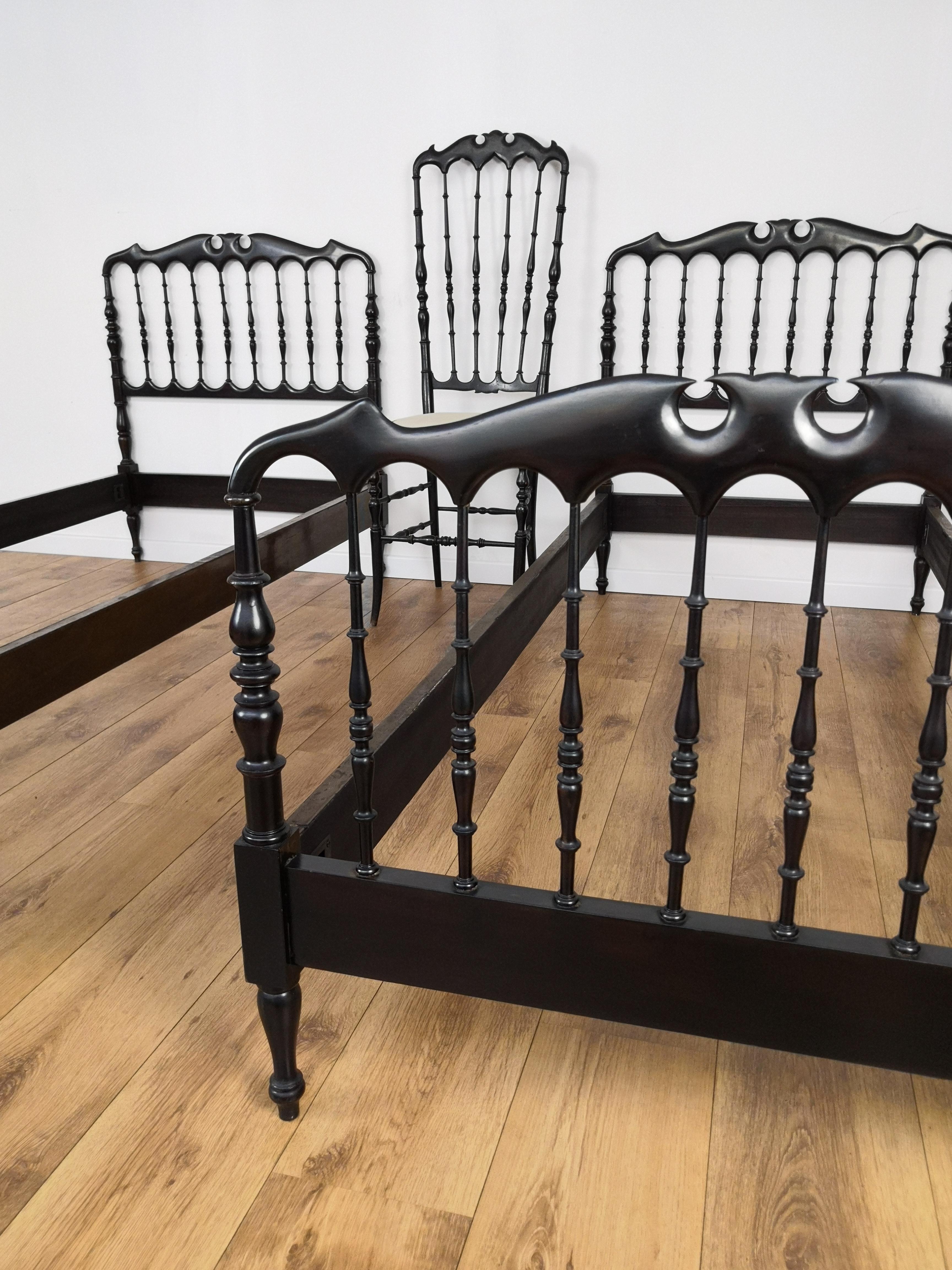 20th Century Pair of 1960s Italian Carved Wood Chiavari Single Twin or Queen size Bed Frame
