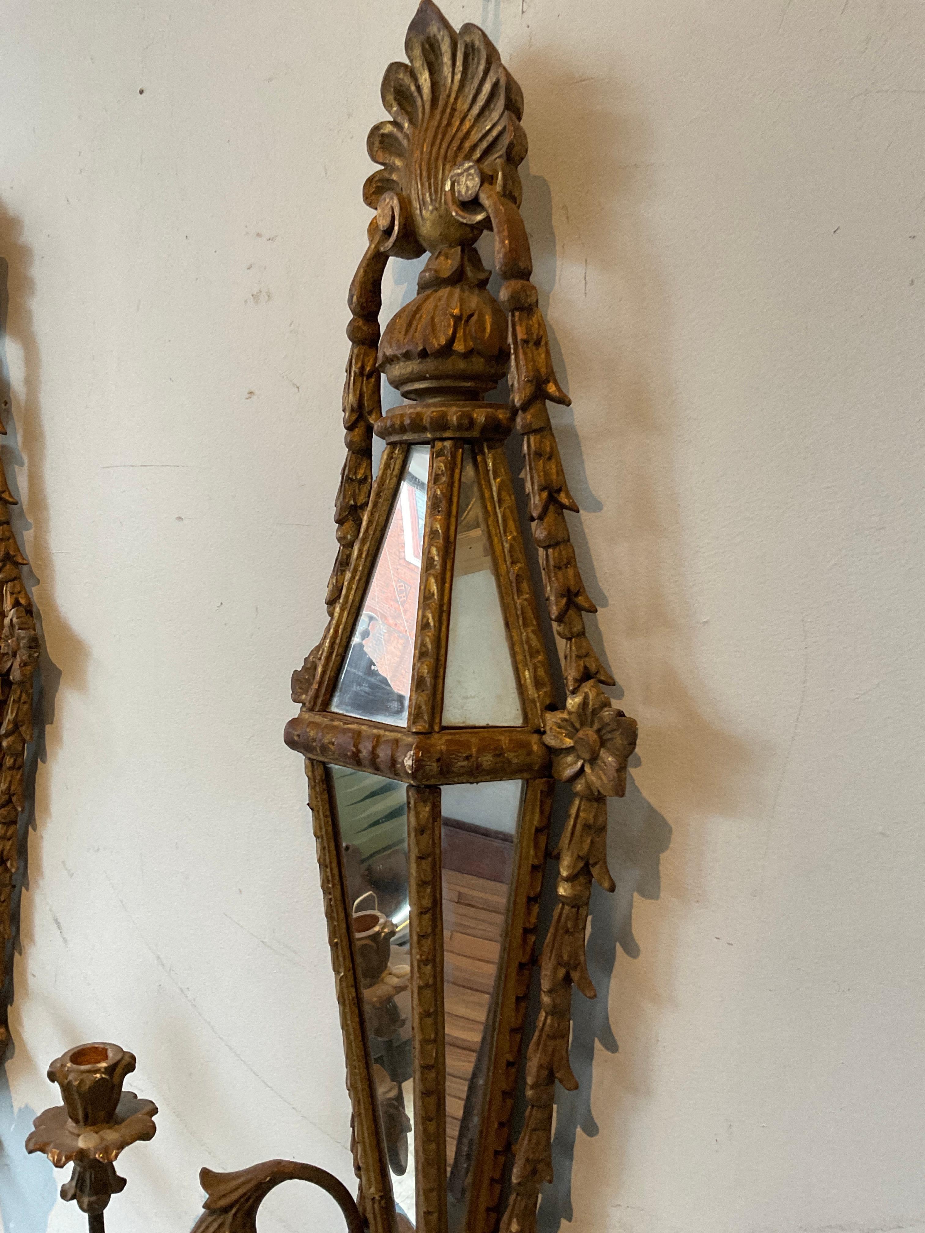 Mid-20th Century Pair of 1960s Italian Carved Wood Mirrored Sconces For Sale