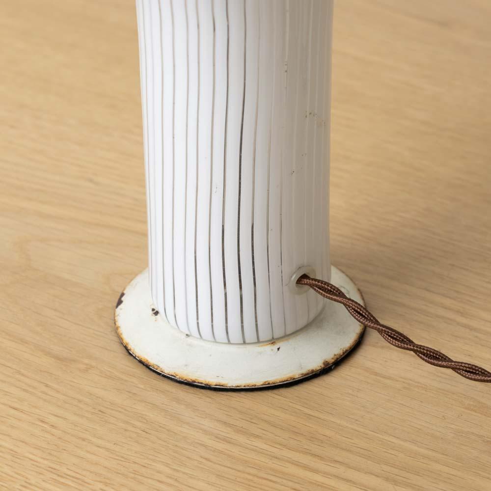 Paire de lampes de table en verre italiennes des années 1960 en vente 6