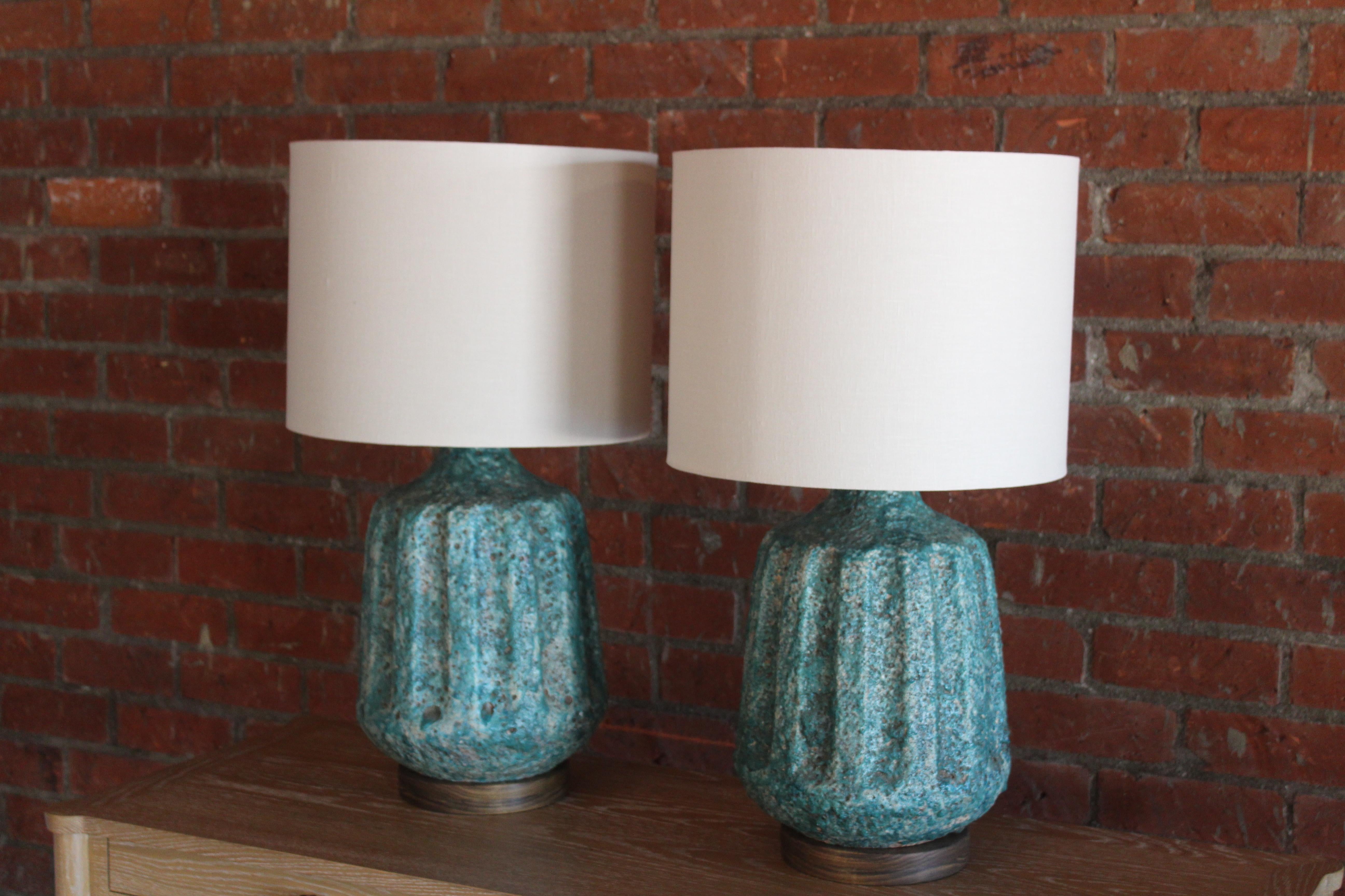 Pair of 1960s Italian Lava Glazed Ceramic Lamps In Excellent Condition In Los Angeles, CA