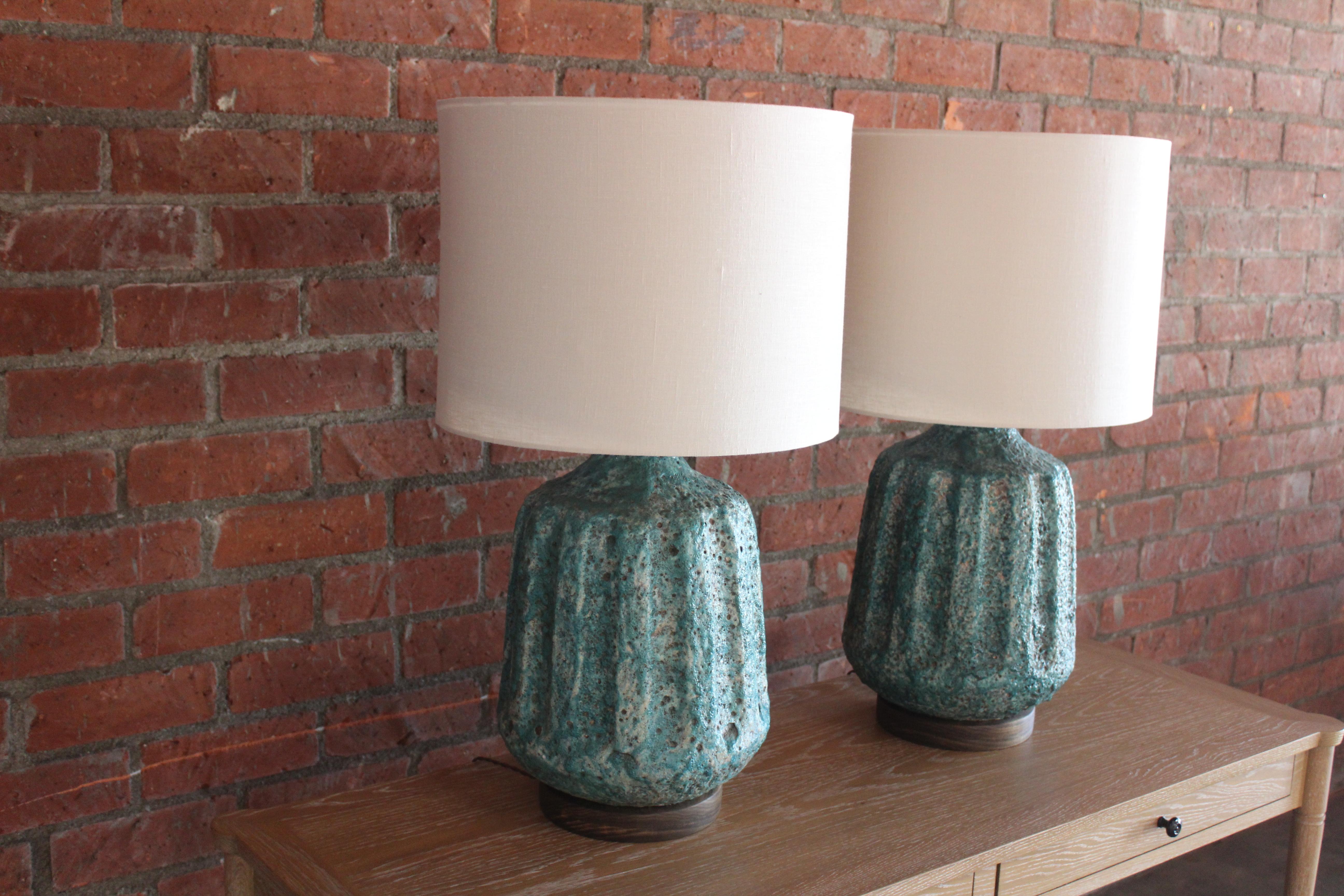 Pair of 1960s Italian Lava Glazed Ceramic Lamps 2