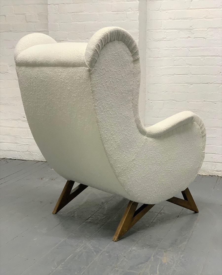 Mid-Century moderno Coppia di sedie da salotto italiane degli anni '60 in vendita