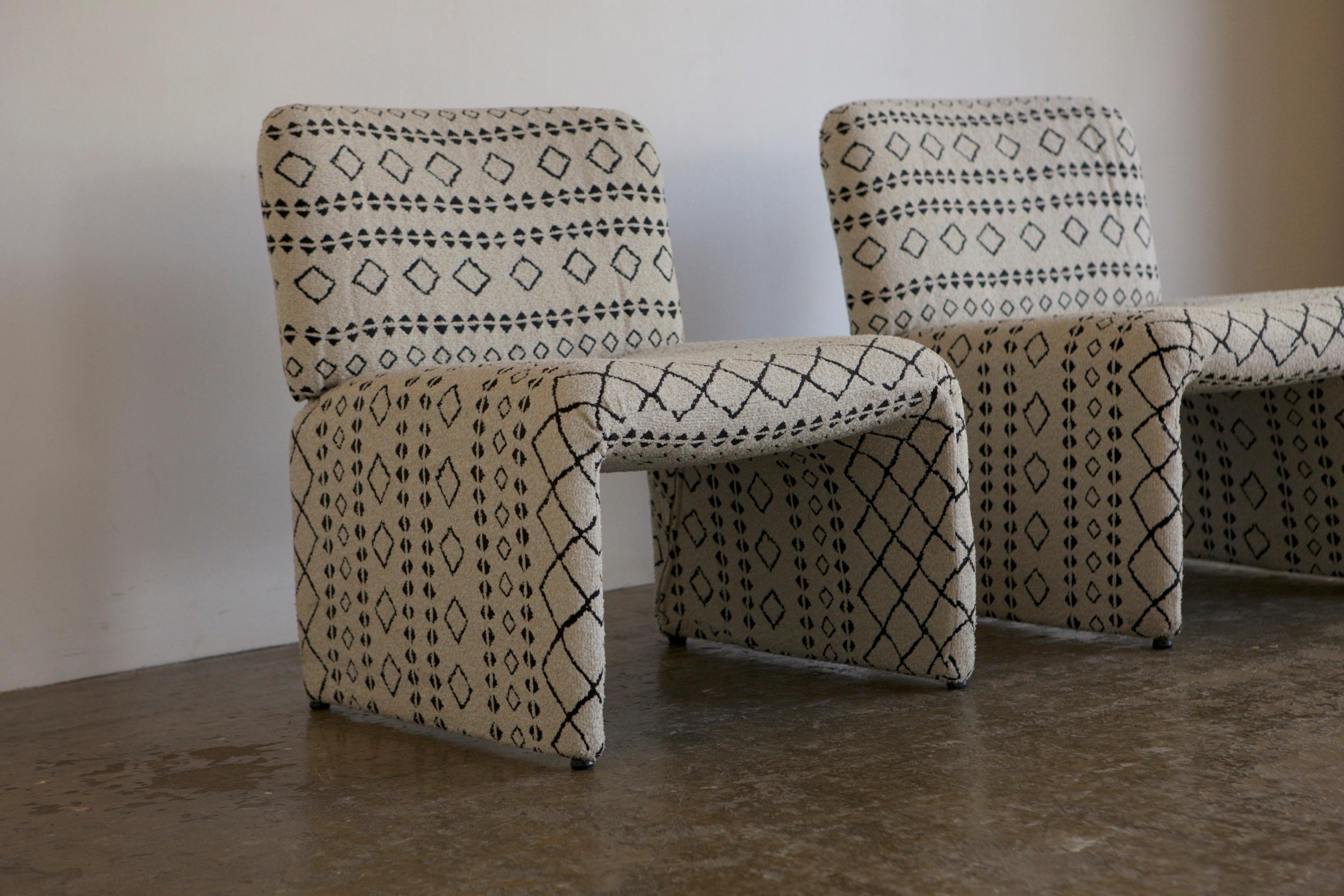 Pair of 1960's Italian Lounge Chairs With Woven Upholstery In Good Condition In London, GB