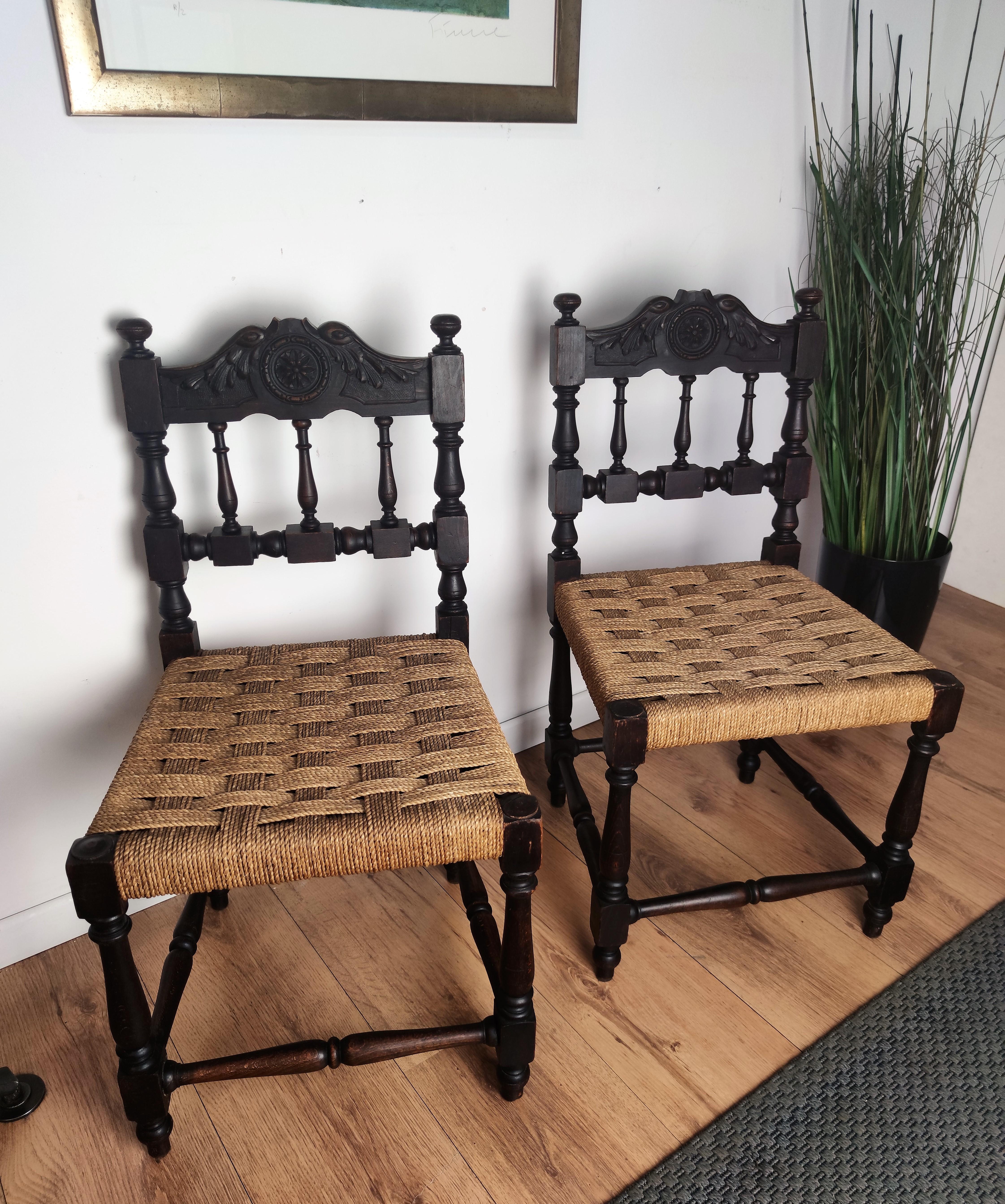 Pair of 1960s Italian Midcentury Carved Wood and Cord Woven Rope Chairs Stools In Good Condition For Sale In Carimate, Como