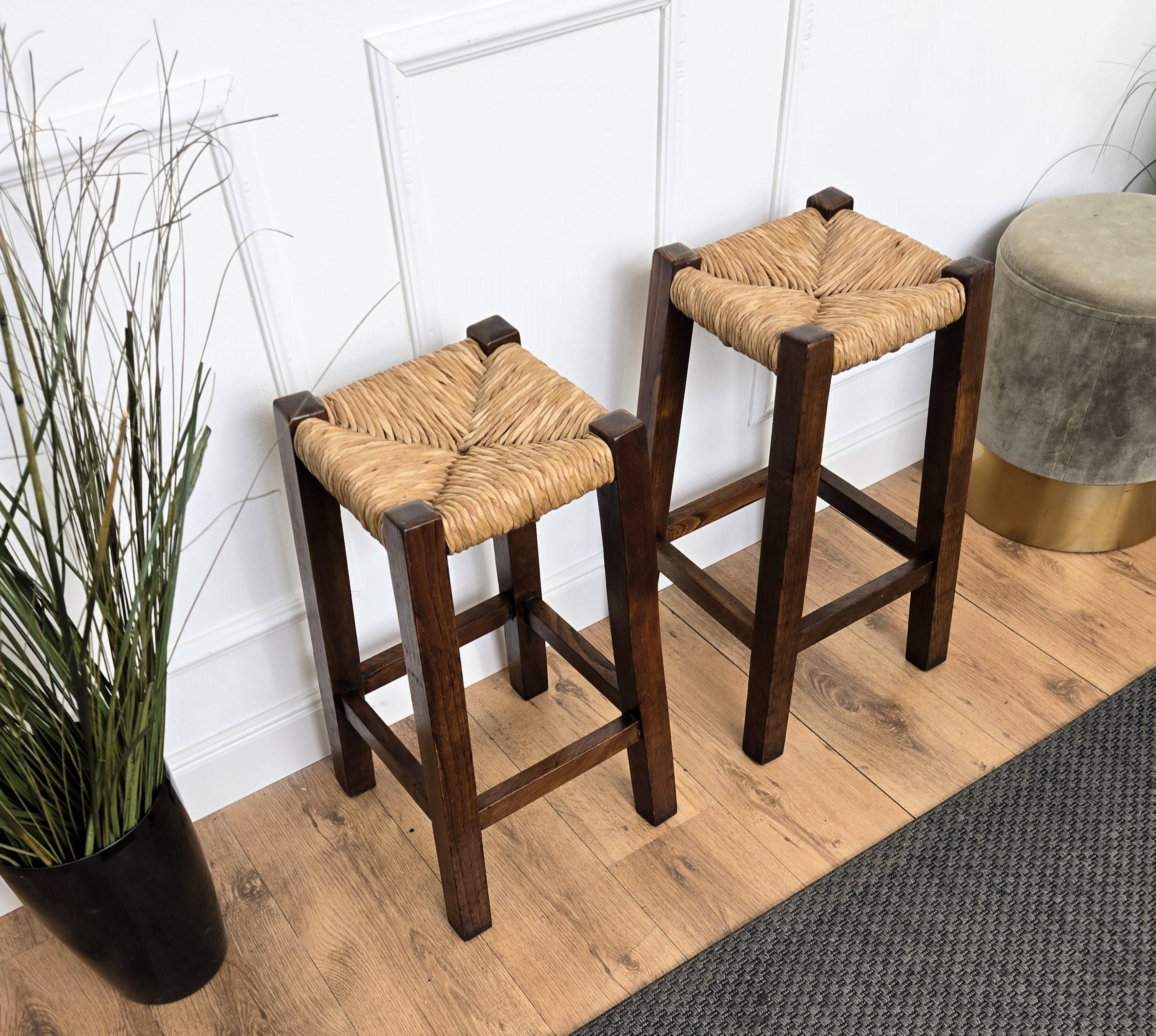 Pair of 1960s Italian Midcentury Wood and Cord Woven Rope Stools In Good Condition For Sale In Carimate, Como