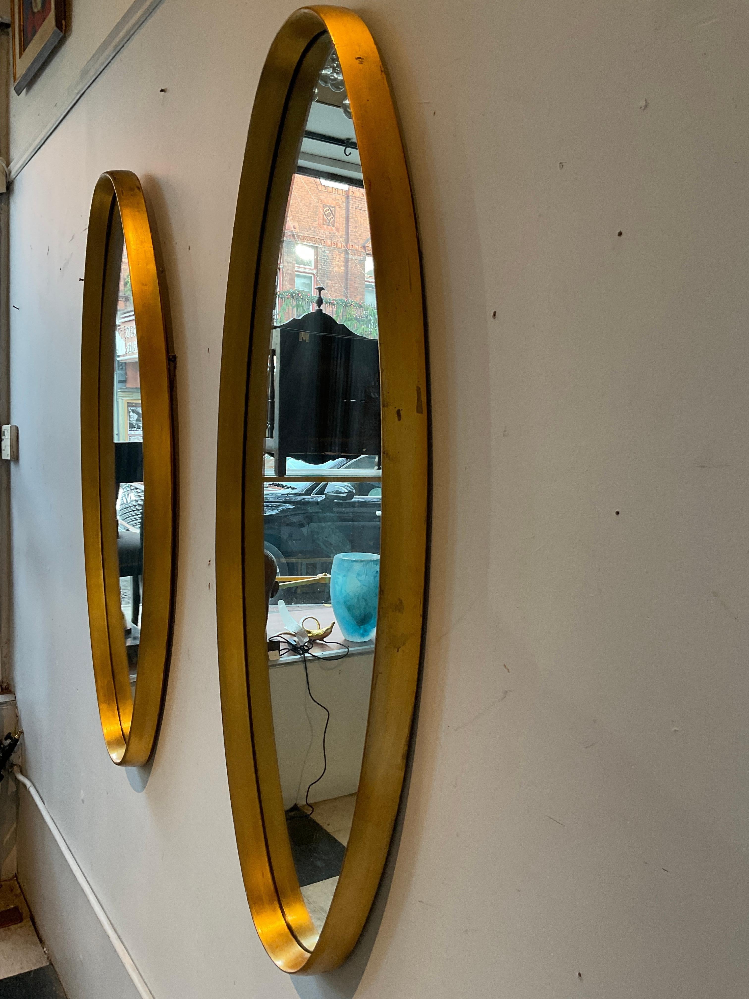 Pair of 1960s Italian Oval Deep Framed Gilt Wood Mirrors 7
