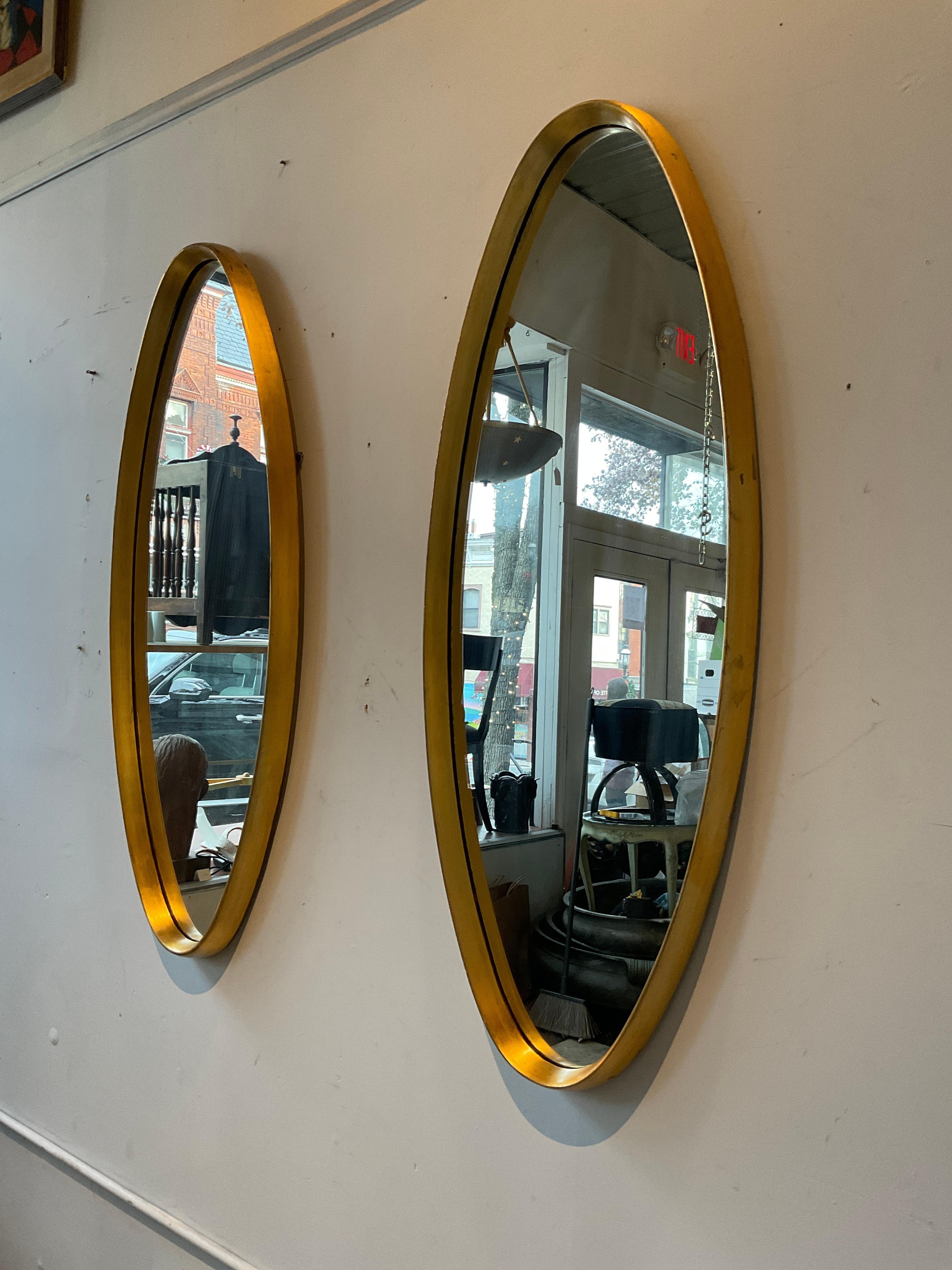 Pair of 1960s Italian Oval Deep Framed Gilt Wood Mirrors 8