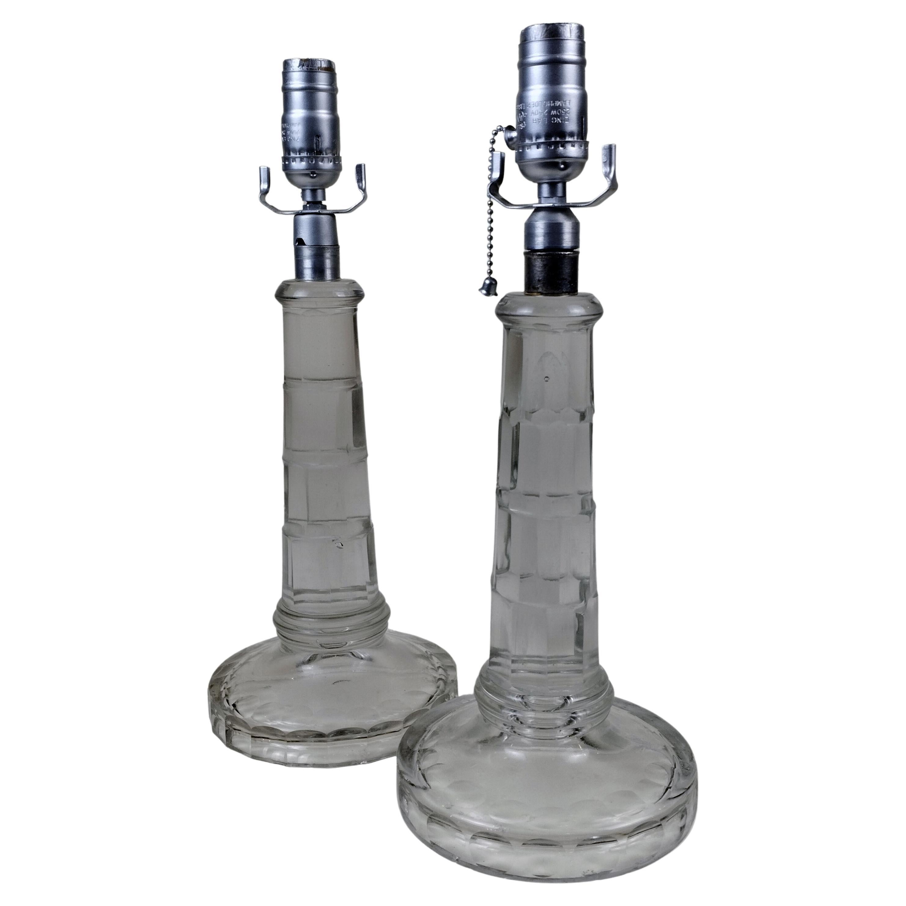Paire de lampes de table en verre taillé au plomb des années 1960 en vente