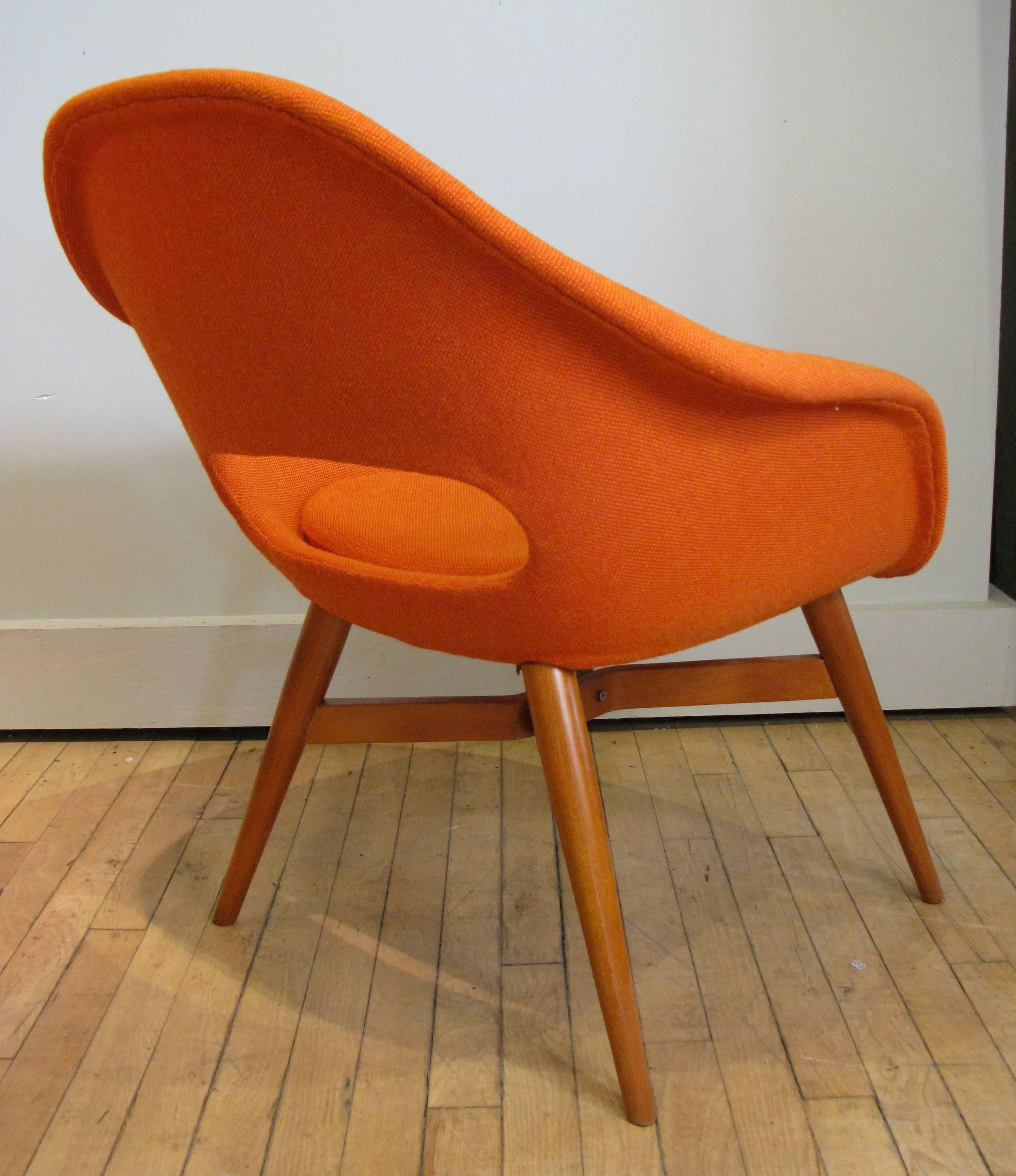 Mid-Century Modern Pair of 1960s Lounge Chairs by Miroslav Navratil