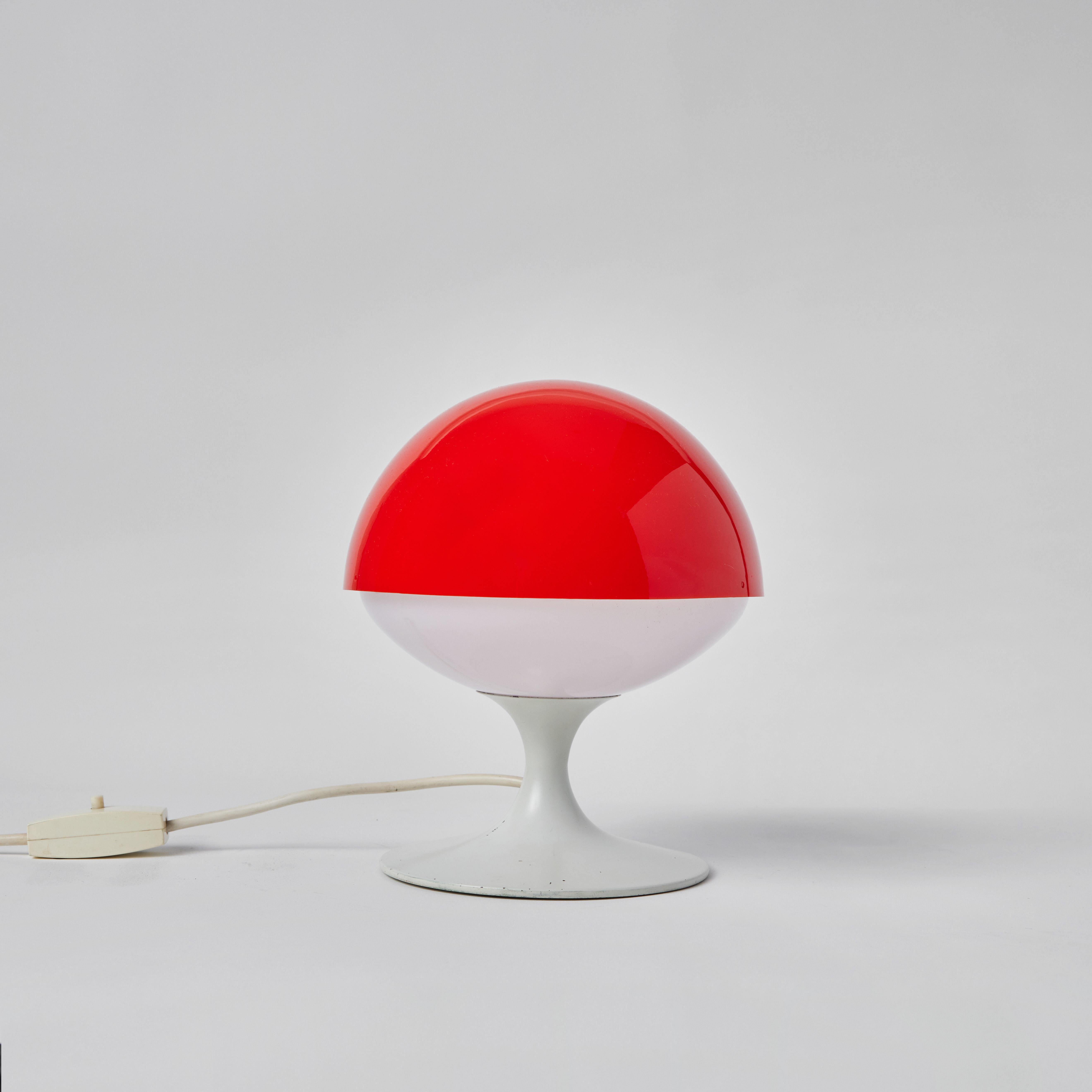 Pair of 1960s Max Bill Red & White Table Lamps for Temde Leuchten, Switzerland For Sale 1