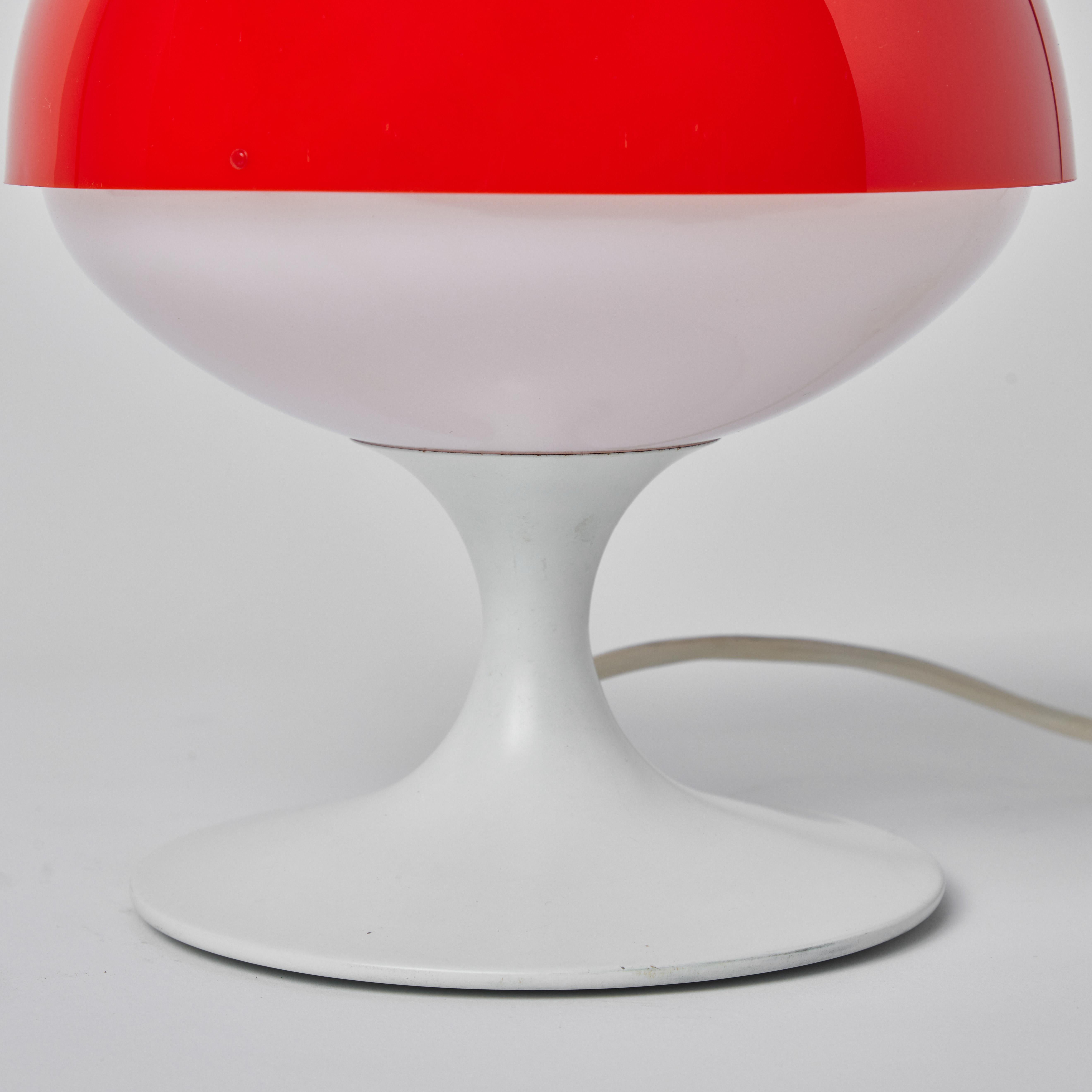 Pair of 1960s Max Bill Red & White Table Lamps for Temde Leuchten, Switzerland For Sale 7