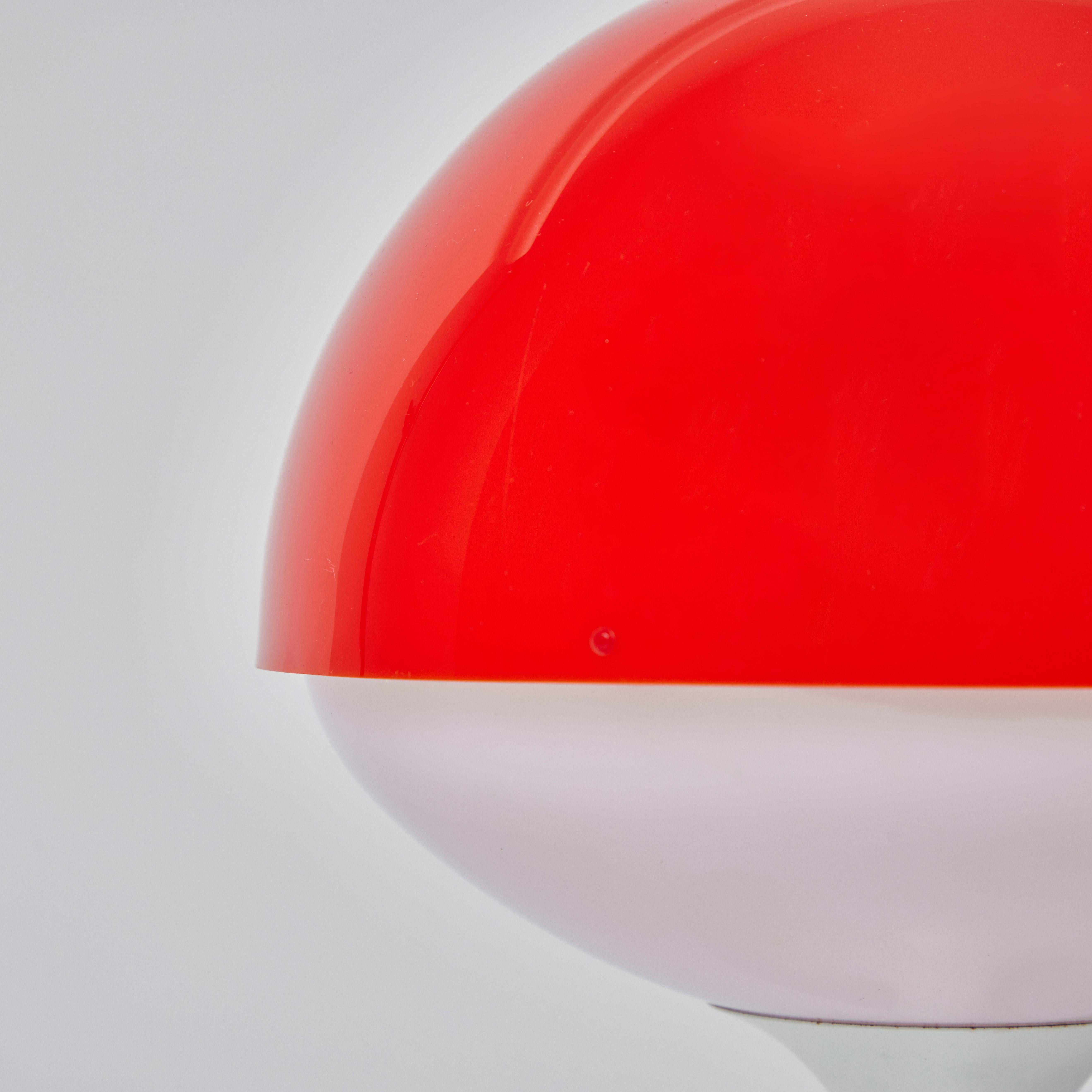 Paire de lampes de bureau rouges et blanches Max Bill des années 1960 pour Temde Leuchten, Suisse en vente 10