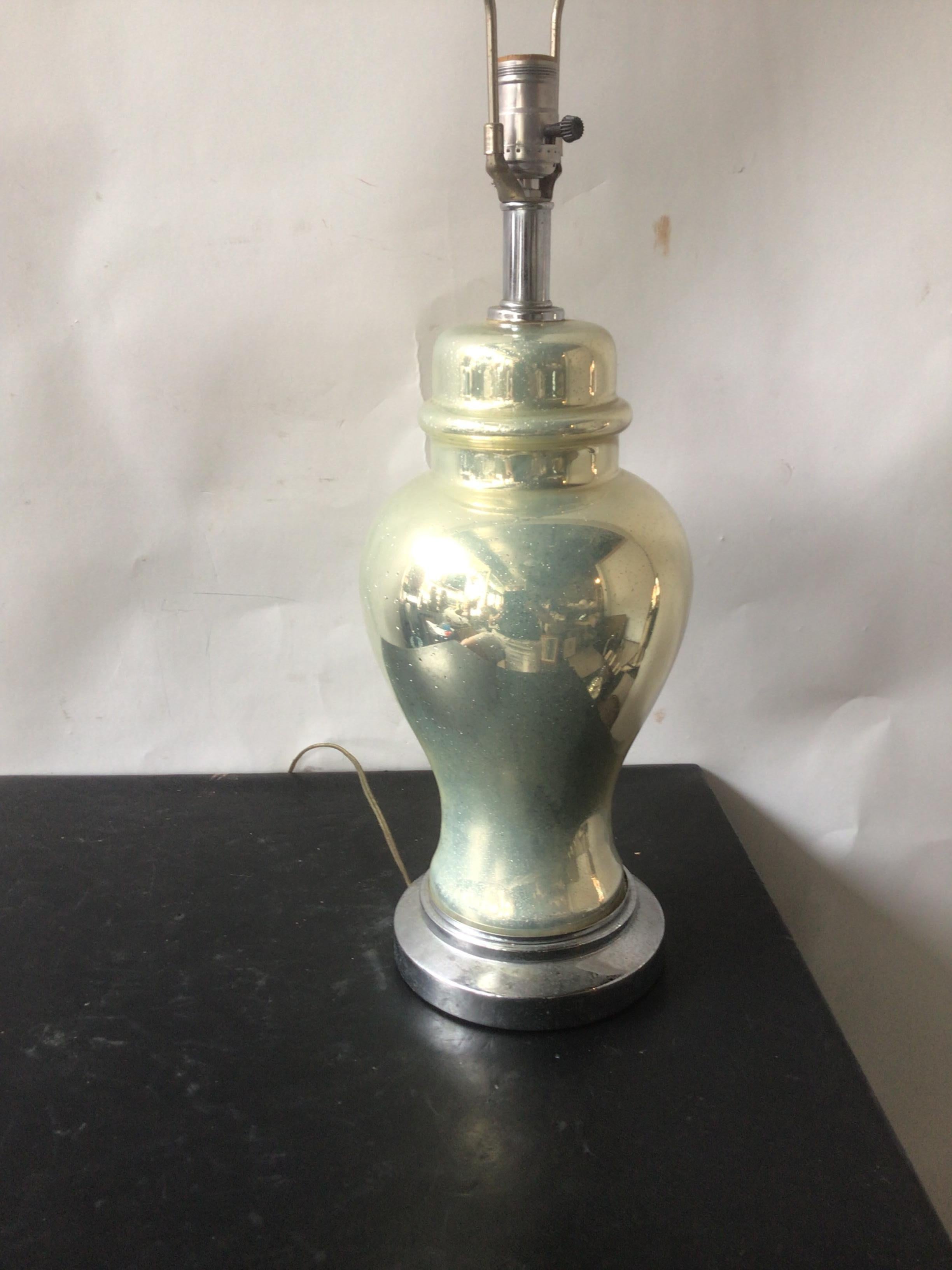 Ein Paar Quecksilberglaslampen aus den 1960er Jahren von Tyndall. Einige Verfärbungen am Glas, Lampen müssen neu verkabelt werden.