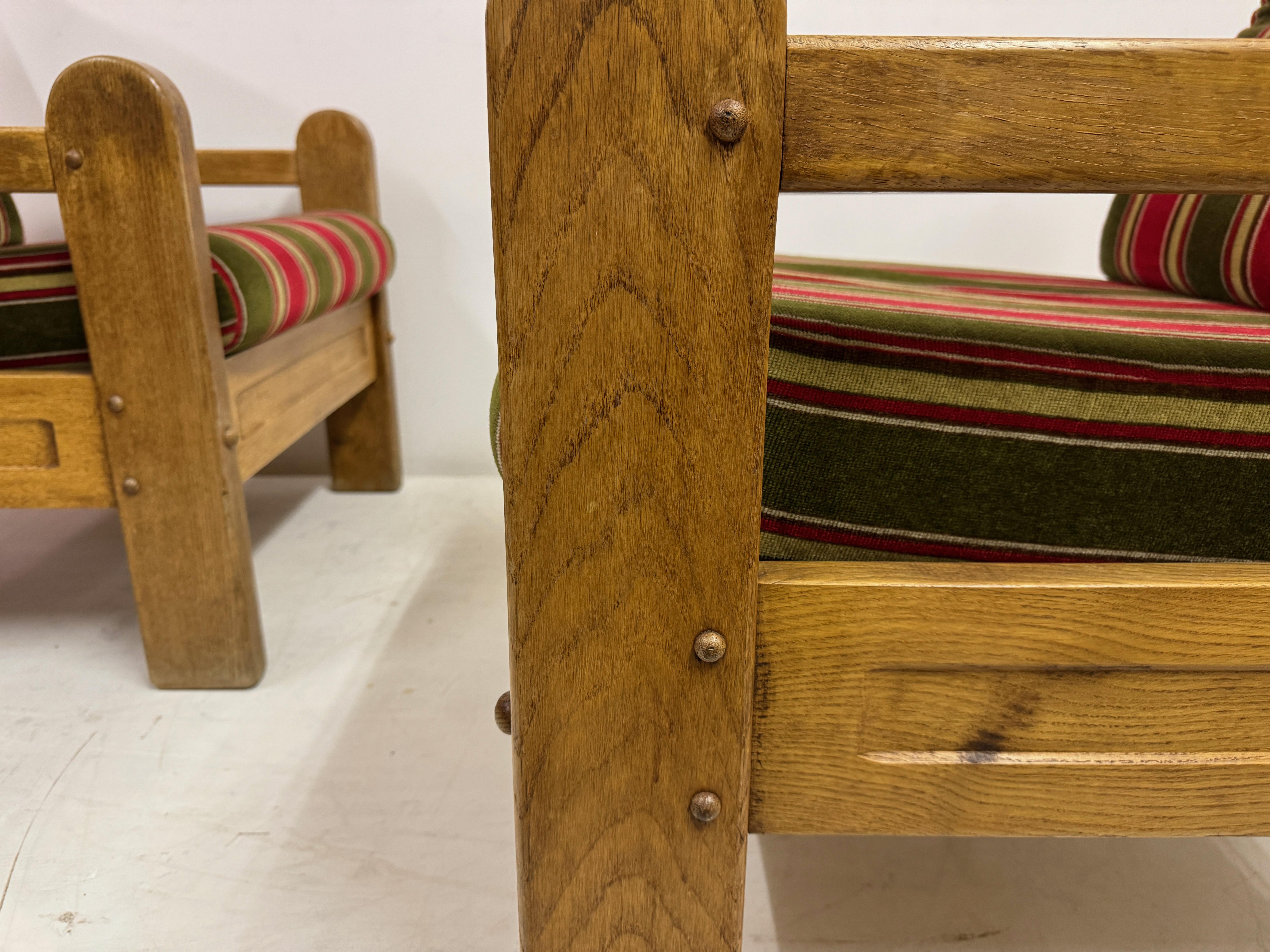 Paire de fauteuils en bois massif du milieu du siècle 1960 en vente 4