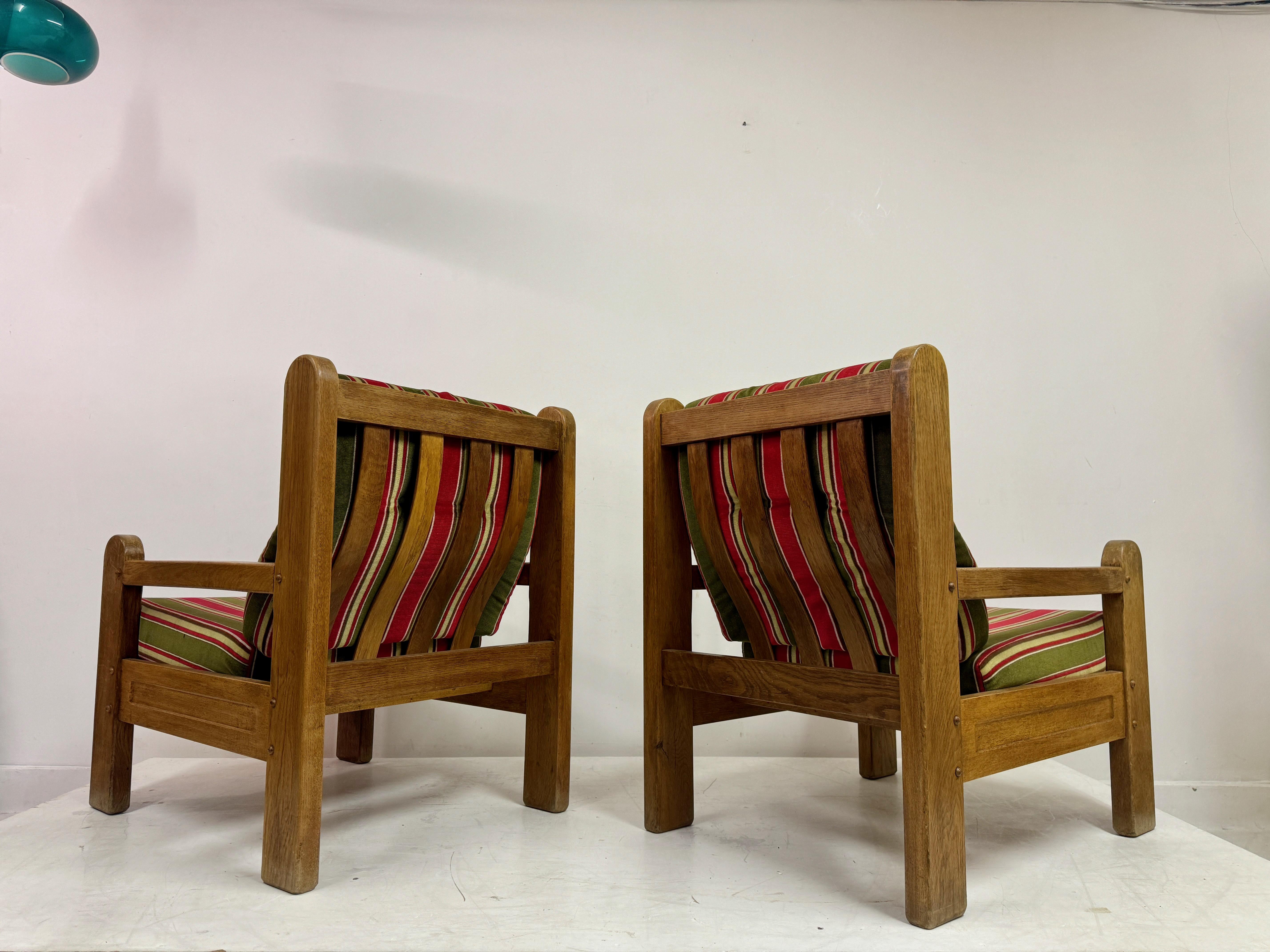 Paire de fauteuils en bois massif du milieu du siècle 1960 en vente 7