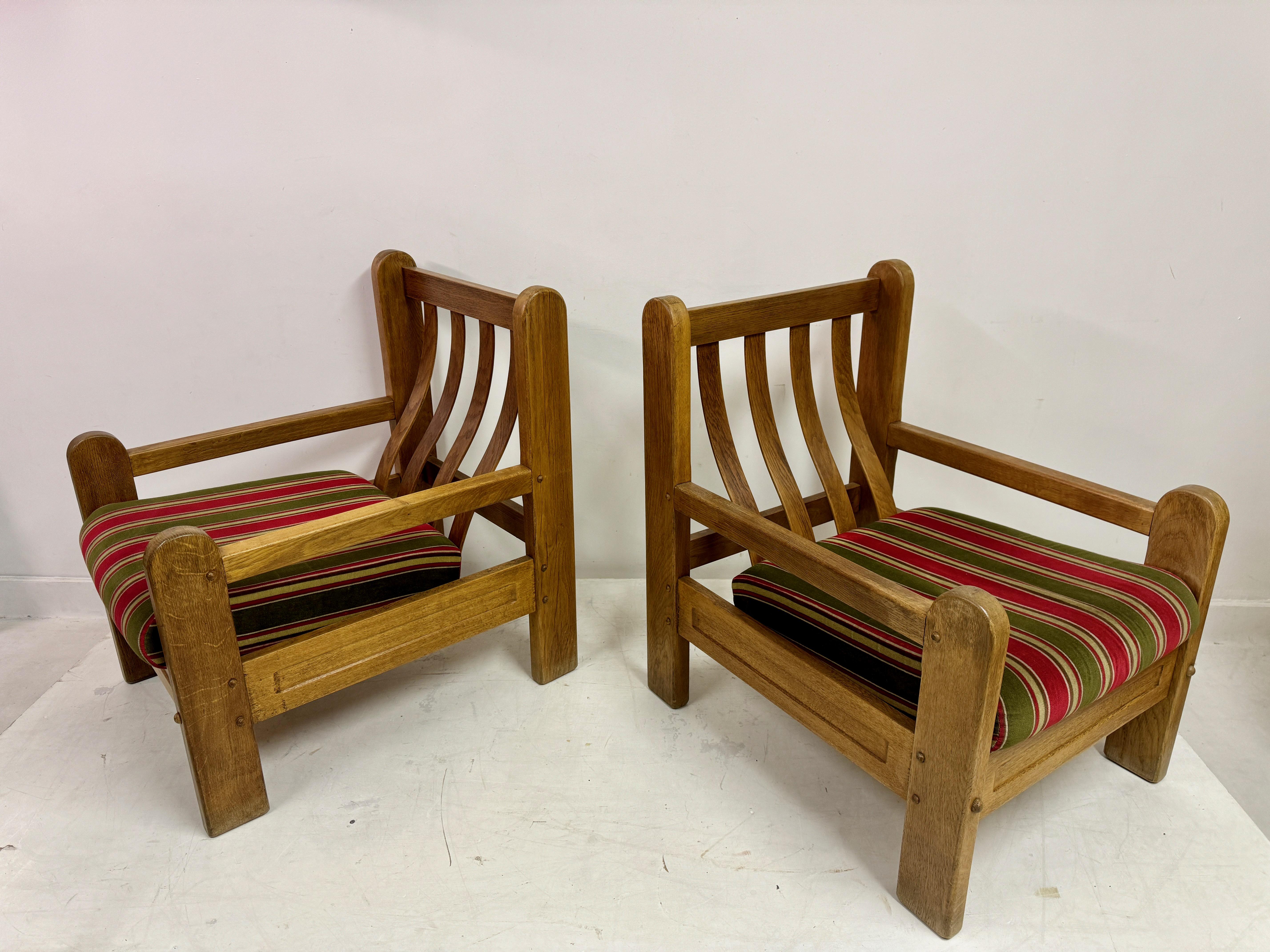 Paire de fauteuils en bois massif du milieu du siècle 1960 en vente 10