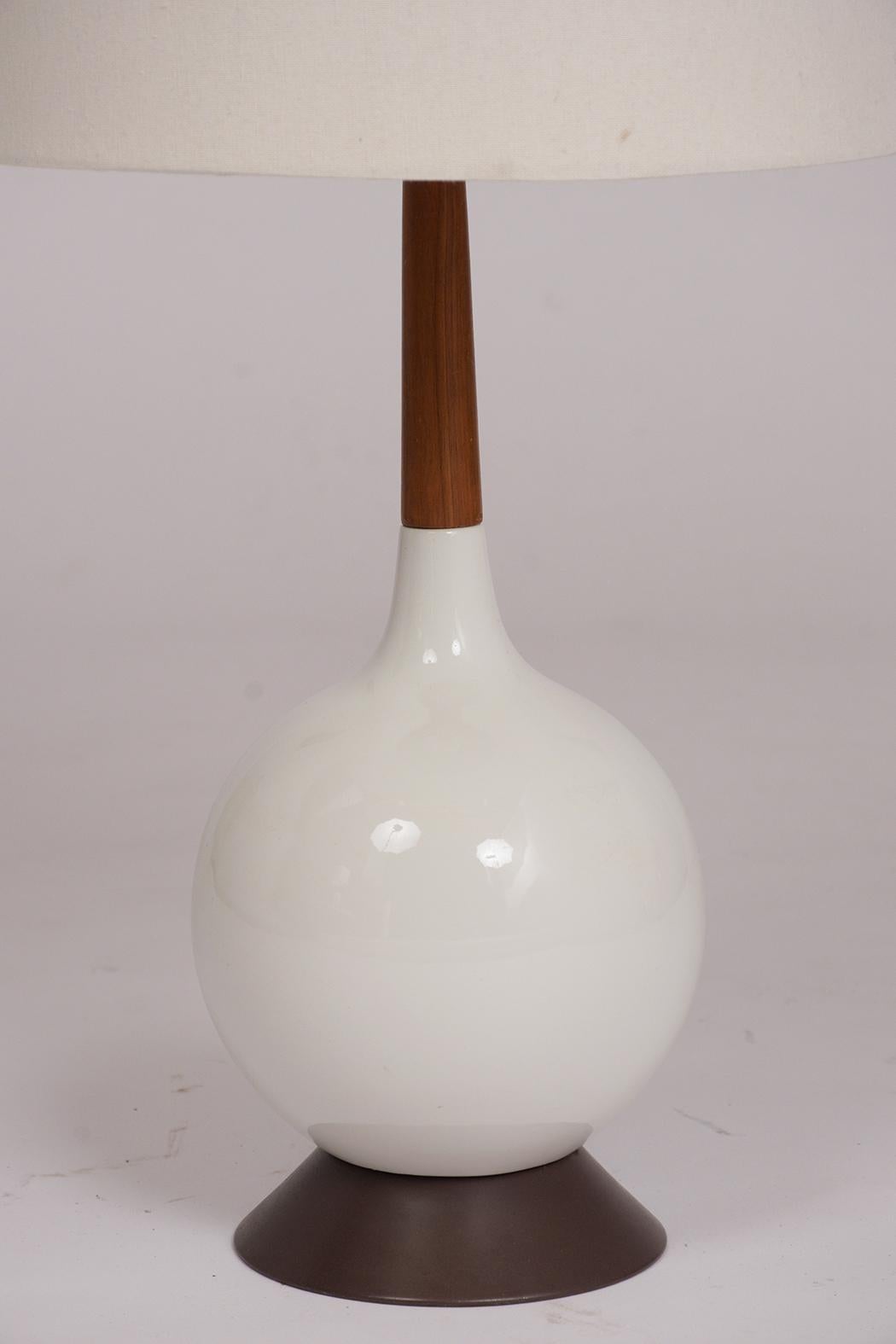 Mid-20th Century Pair of 1960s Mid-Century Modern Ceramic Table Lamps
