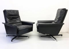 Pair of 1960s Mid-Century Modern Black Leather Reclining Lay-Z-Boy Lounge Chairs
