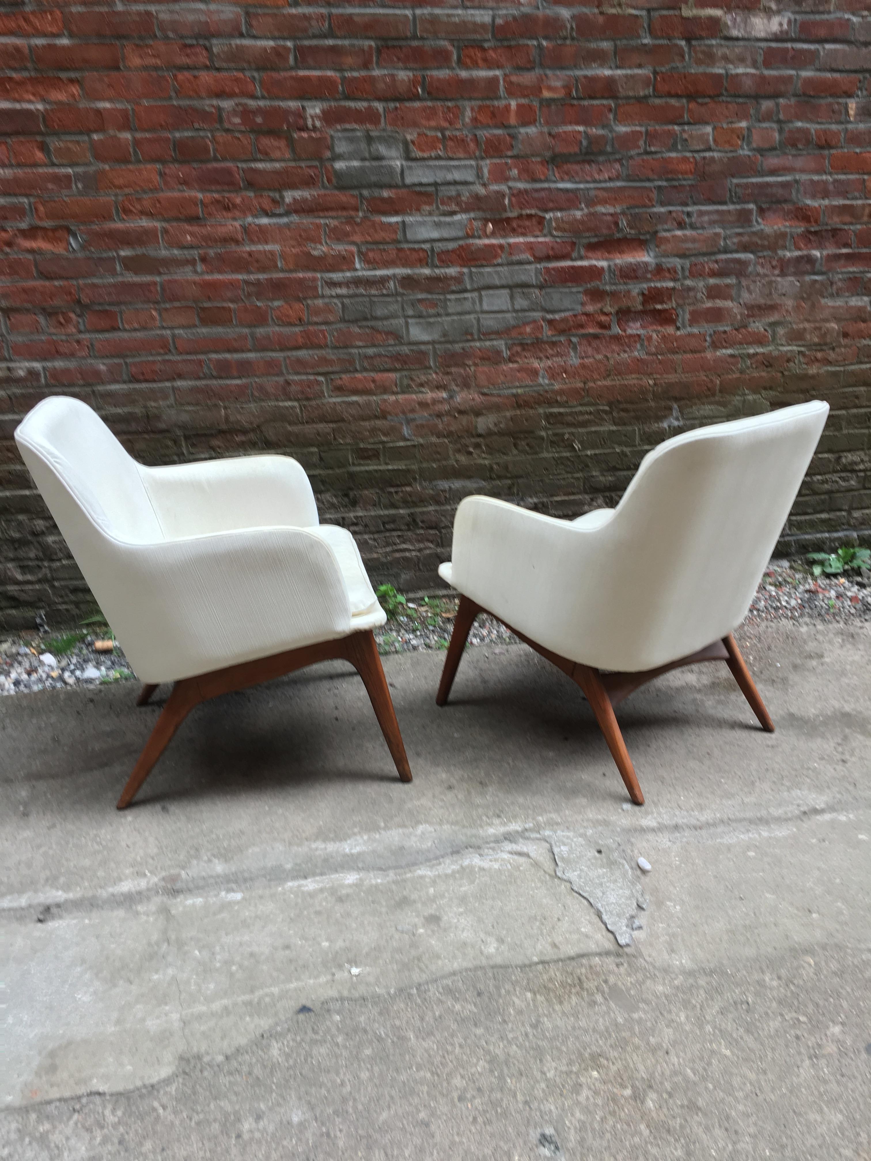 Mid-Century Modern Pair of 1960s Modernist Armchairs