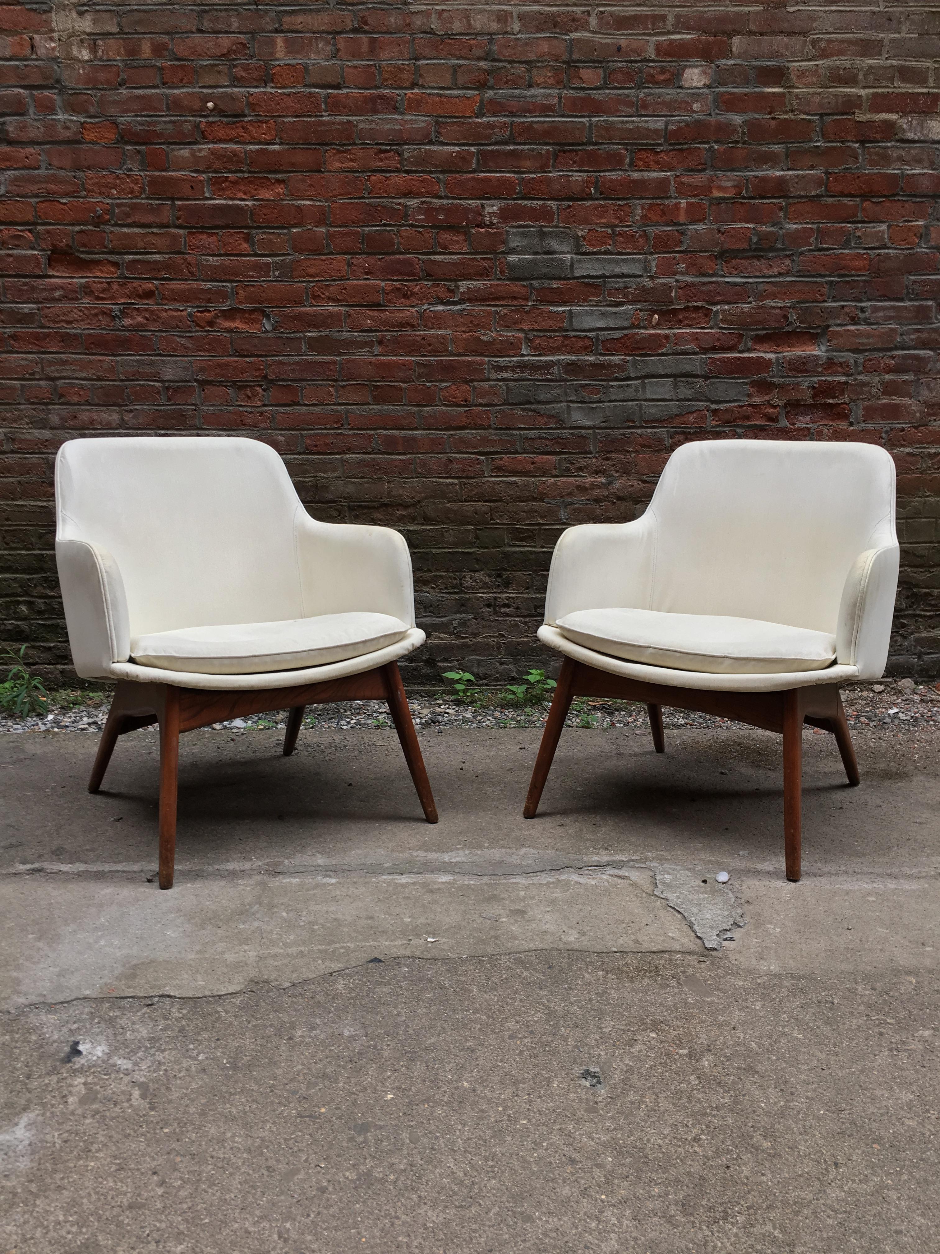 Mid-20th Century Pair of 1960s Modernist Armchairs