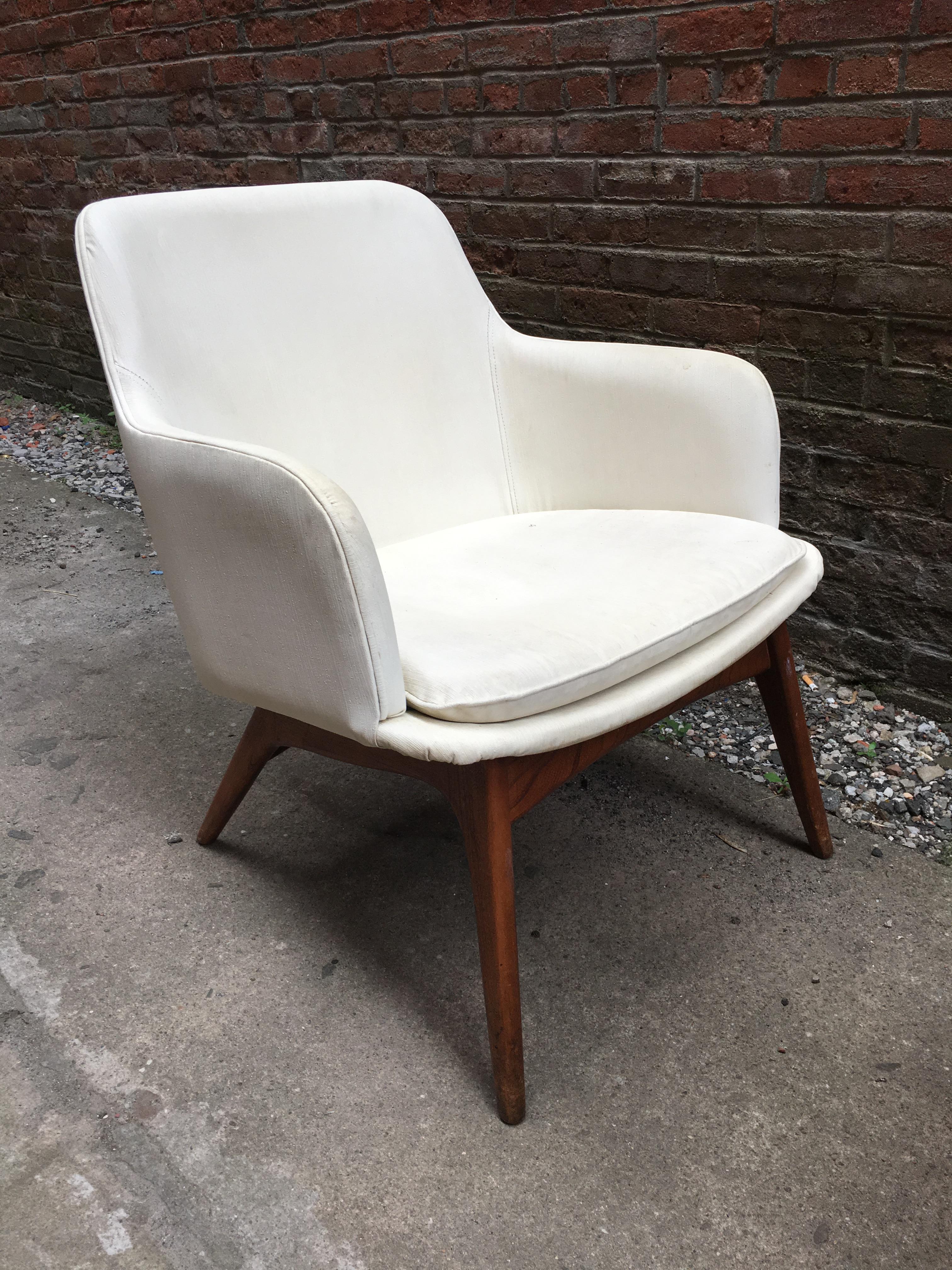 Pair of 1960s Modernist Armchairs 3