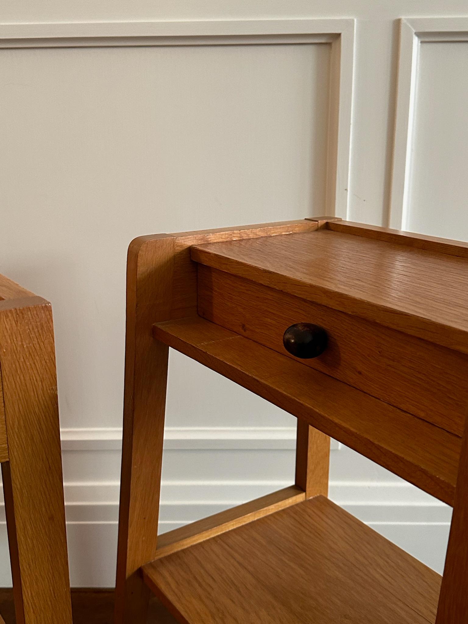 Milieu du XXe siècle Paire de tables de nuit en Oak des années 1960 en vente