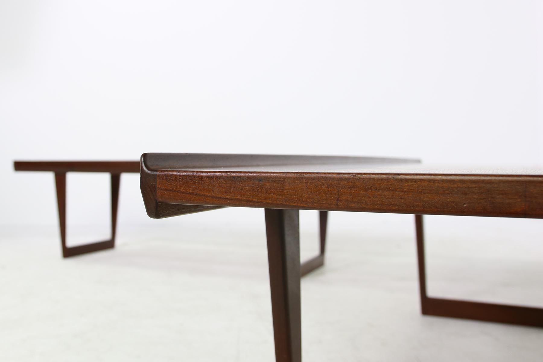 Beautiful 1960s Danish modern coffee table or bench by Peter Lovig Nielsen, made in Denmark. Very good condition. We have two available. Absolutely high quality furniture, perfect made in the 1960s
It's possible using it as a coffee table, or