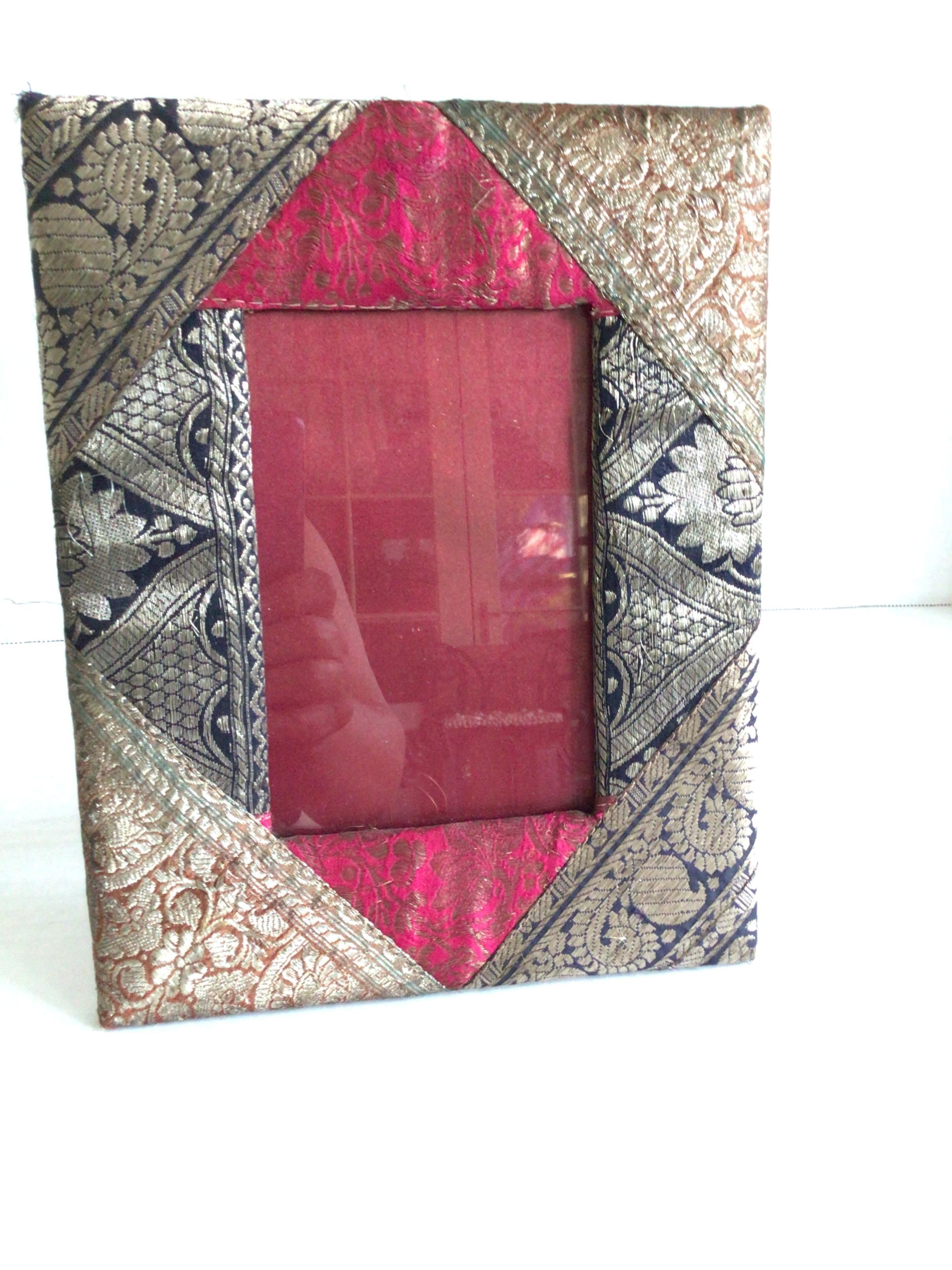 Pair of 1960s Picture Frames Covered in Brocade Fabric For Sale 6