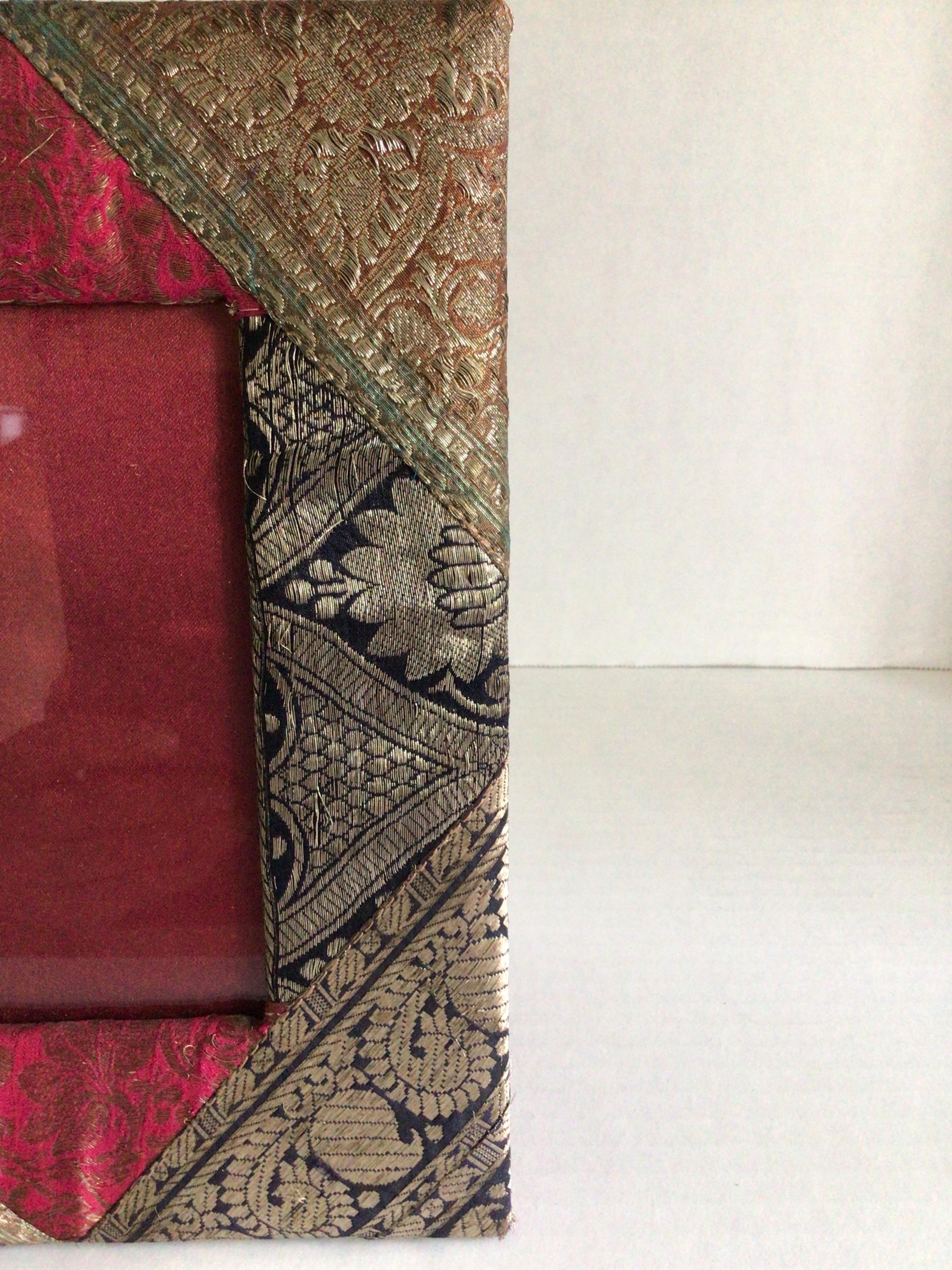 Pair of 1960s Picture Frames Covered in Brocade Fabric For Sale 8