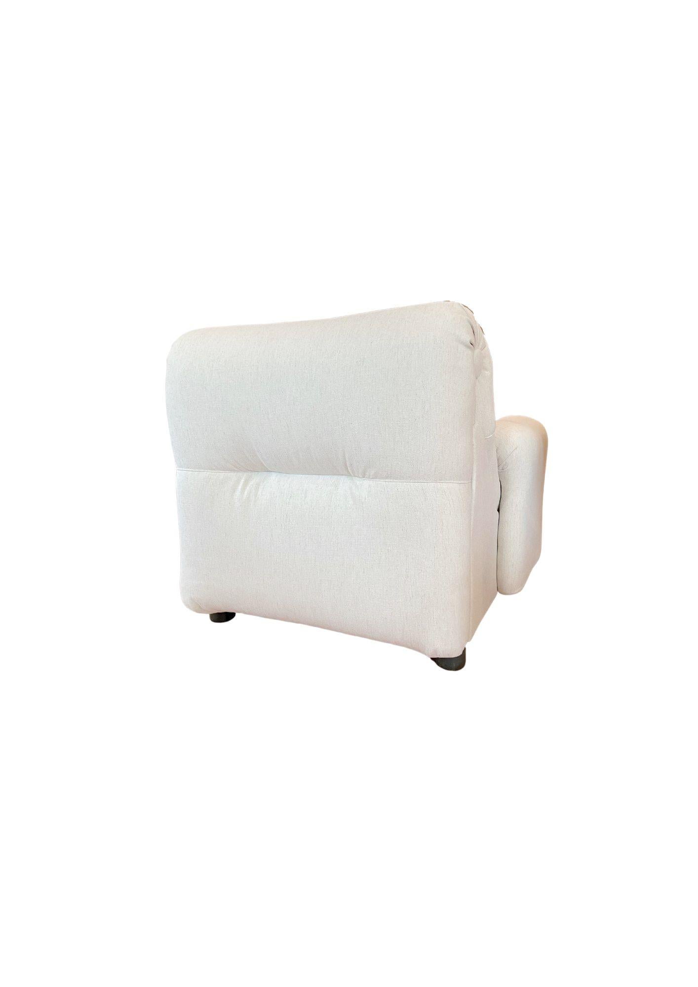 Italian White Lounge Chairs by Emilio Guarnacci and Felix Padovano Pair For Sale