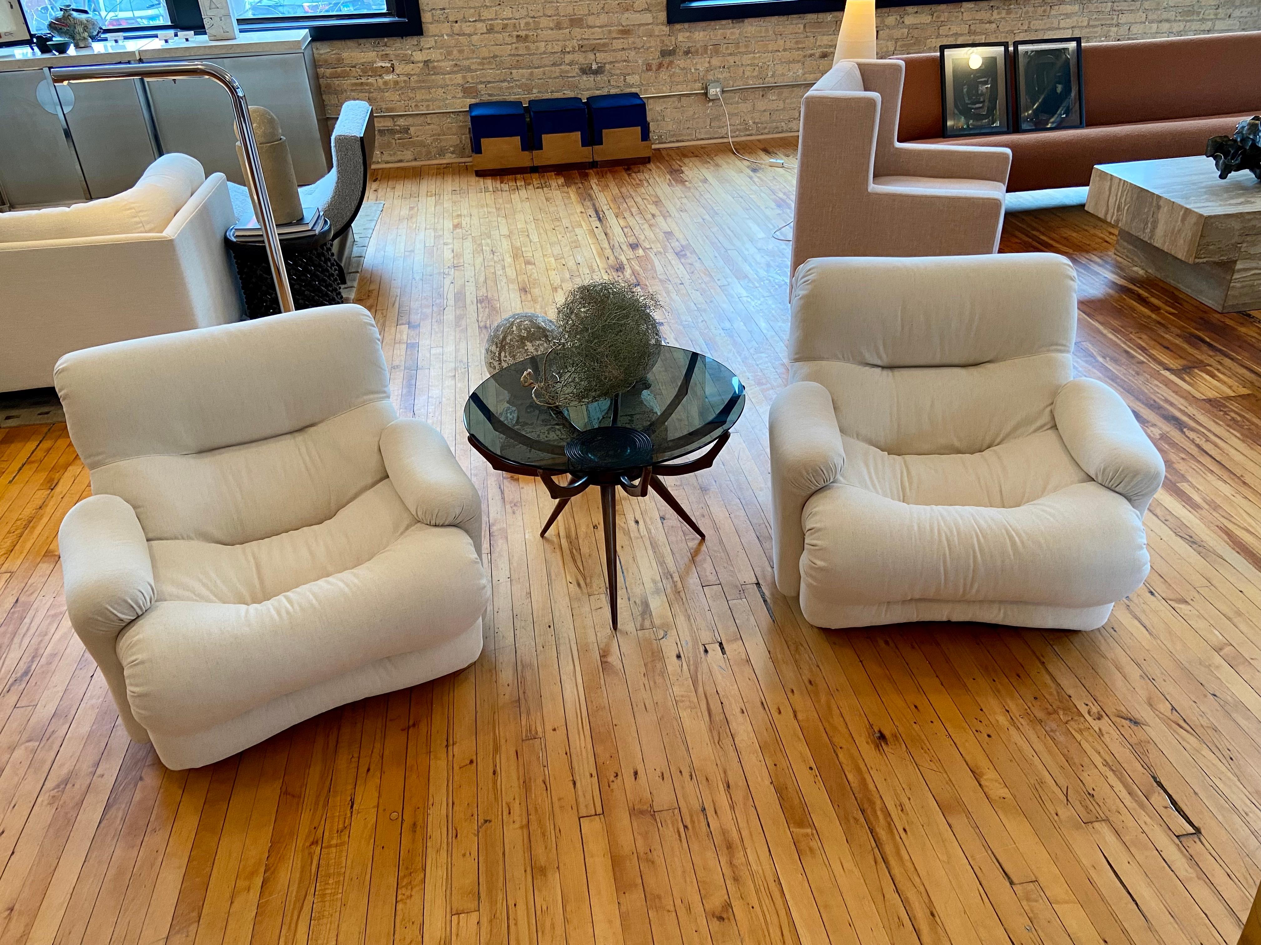 White Lounge Chairs by Emilio Guarnacci and Felix Padovano Pair In Good Condition For Sale In Chicago, IL