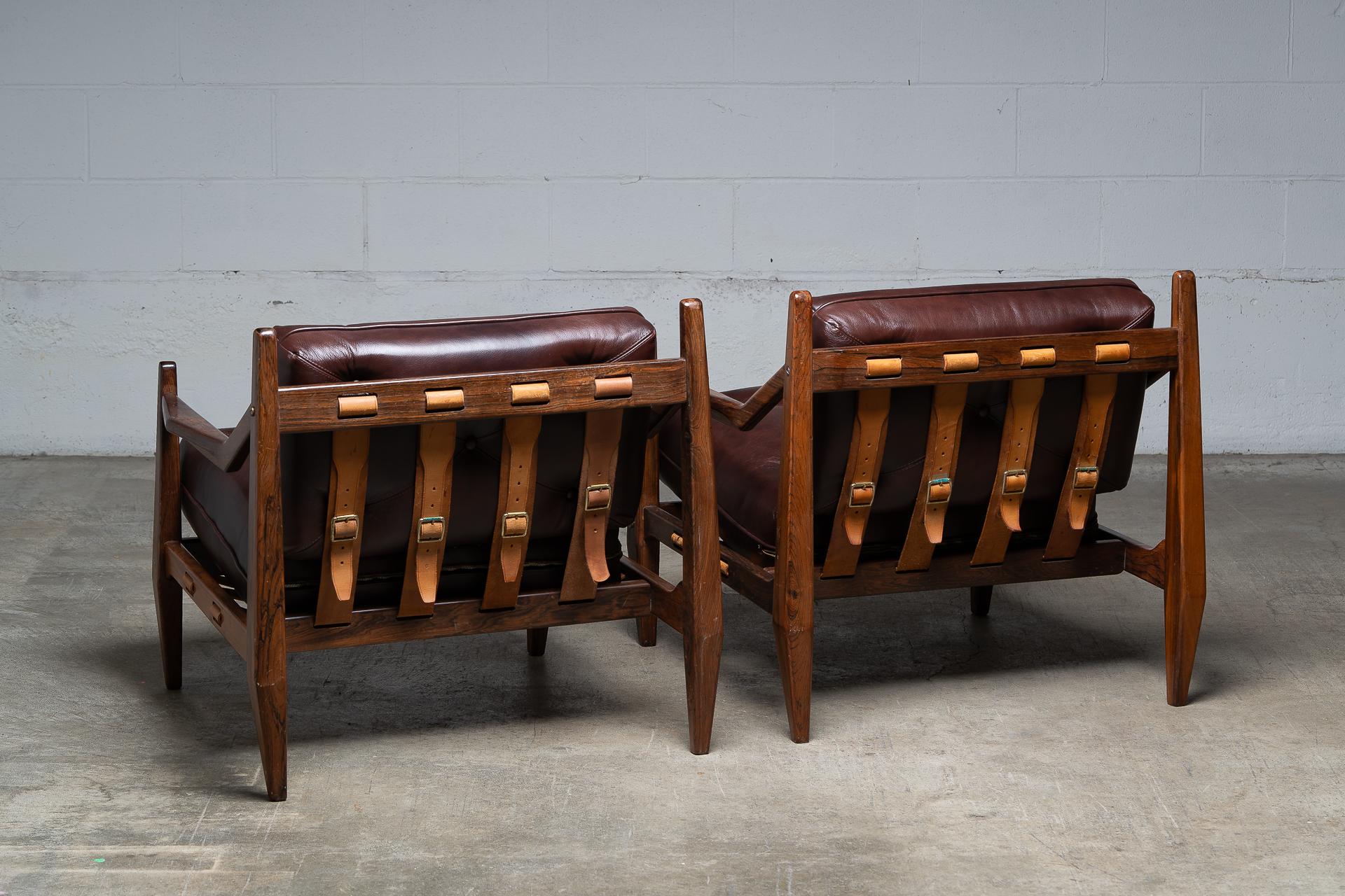 Pair of 1960s “Saci” Armchairs by Jean Gillon for WoodArt in Solid Jacaranda For Sale 6