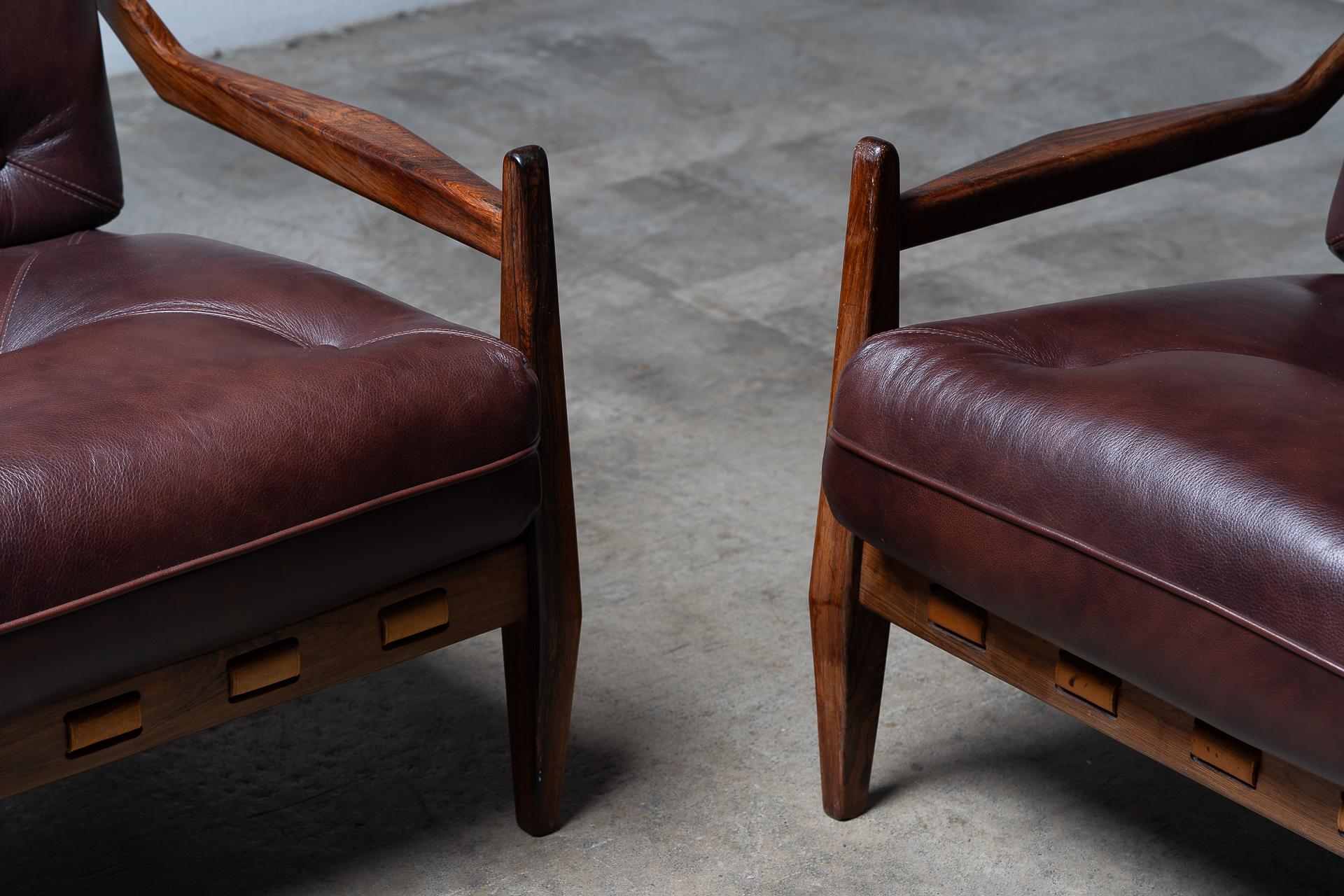Pair of 1960s “Saci” Armchairs by Jean Gillon for WoodArt in Solid Jacaranda For Sale 2