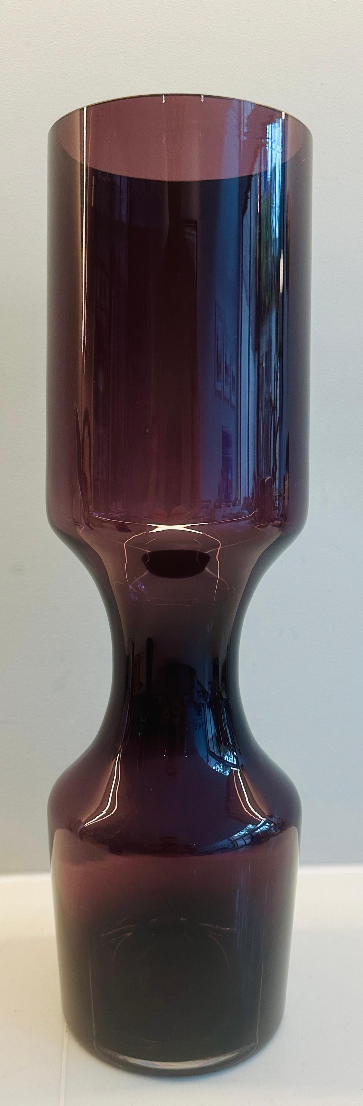 Coppia di vasi scandinavi in vetro viola degli anni '60 in stile Tamara Aladin Riihimaki in vendita 9