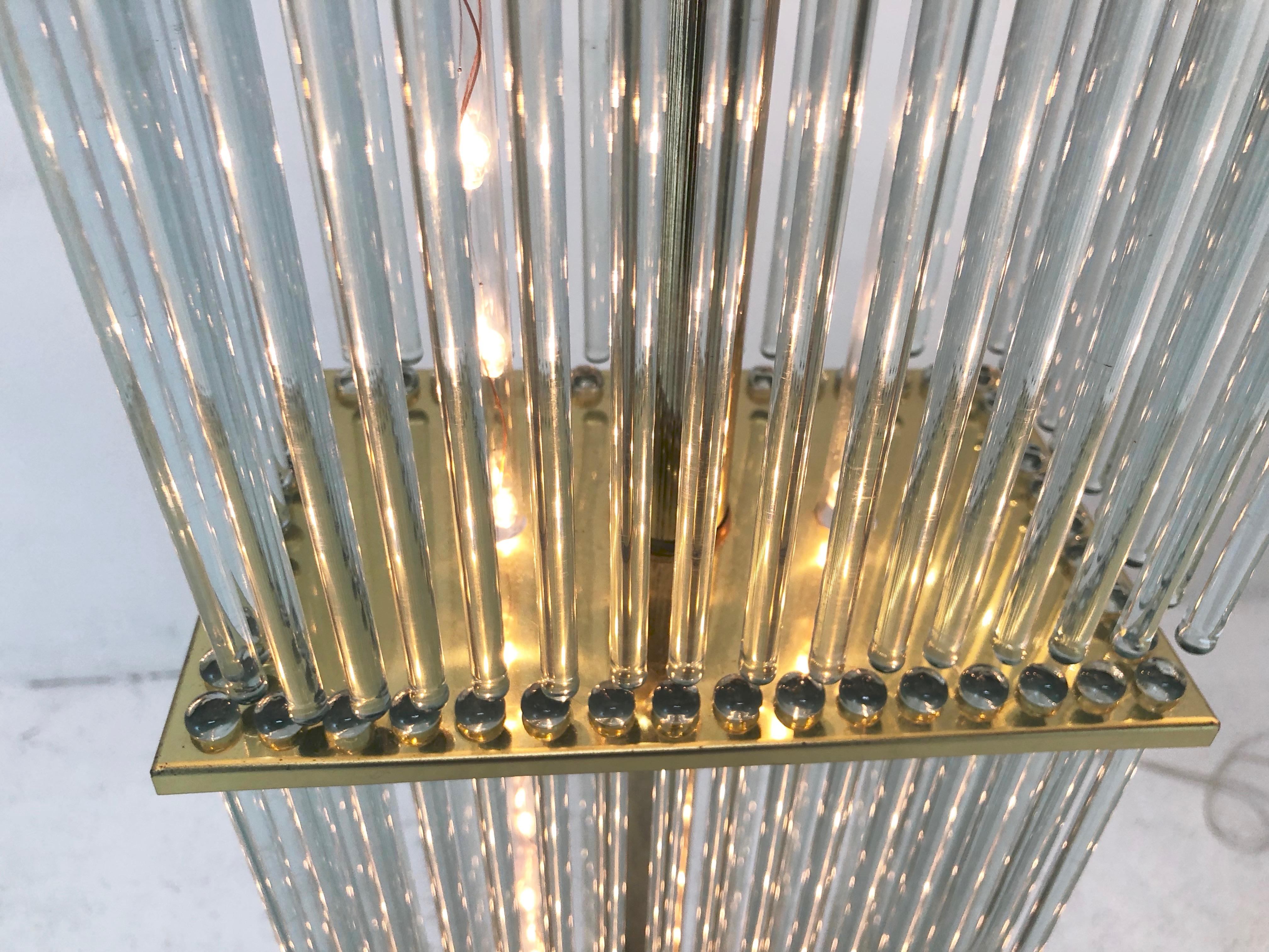 Stehlampen aus Messing und Glas mit Messingstäben von Sciolari aus den 1960er Jahren, Paar (20. Jahrhundert) im Angebot