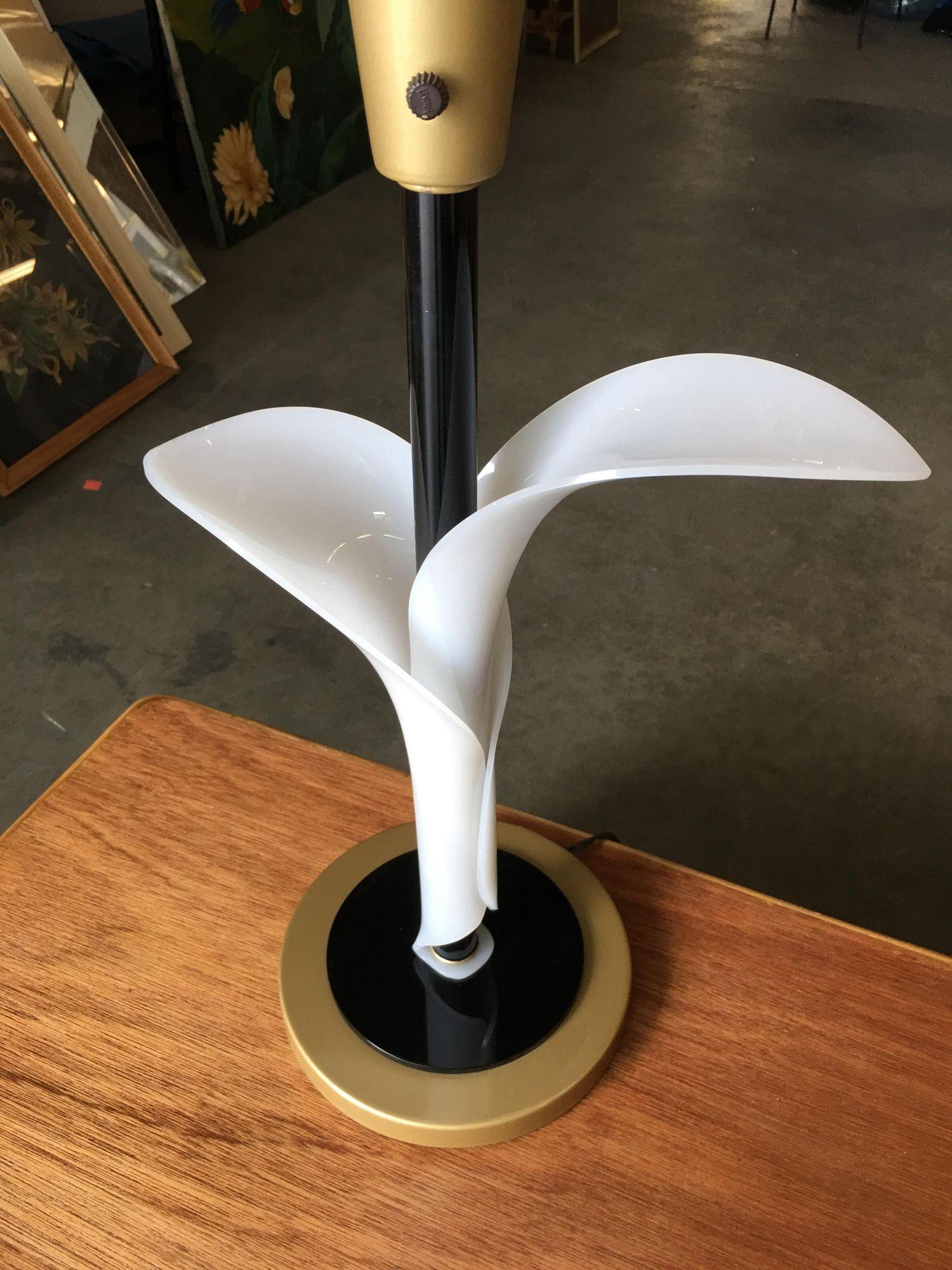 Fin du 20e siècle Paire de lampes de table tulipes en acrylique sculpturales du milieu du siècle par Rembrant en vente
