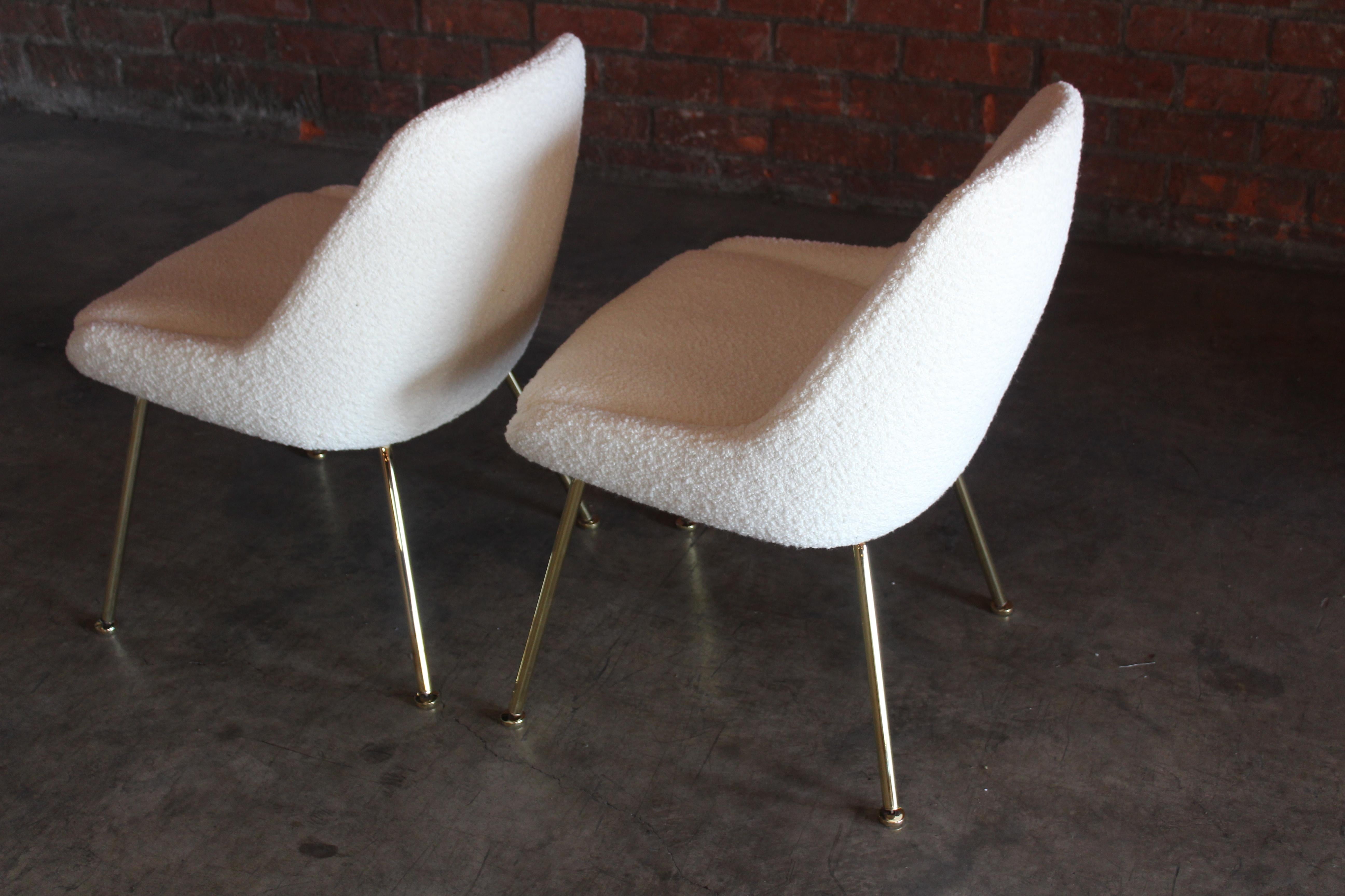 Pair of 1960s Side Chairs in Bouclé For Sale 4