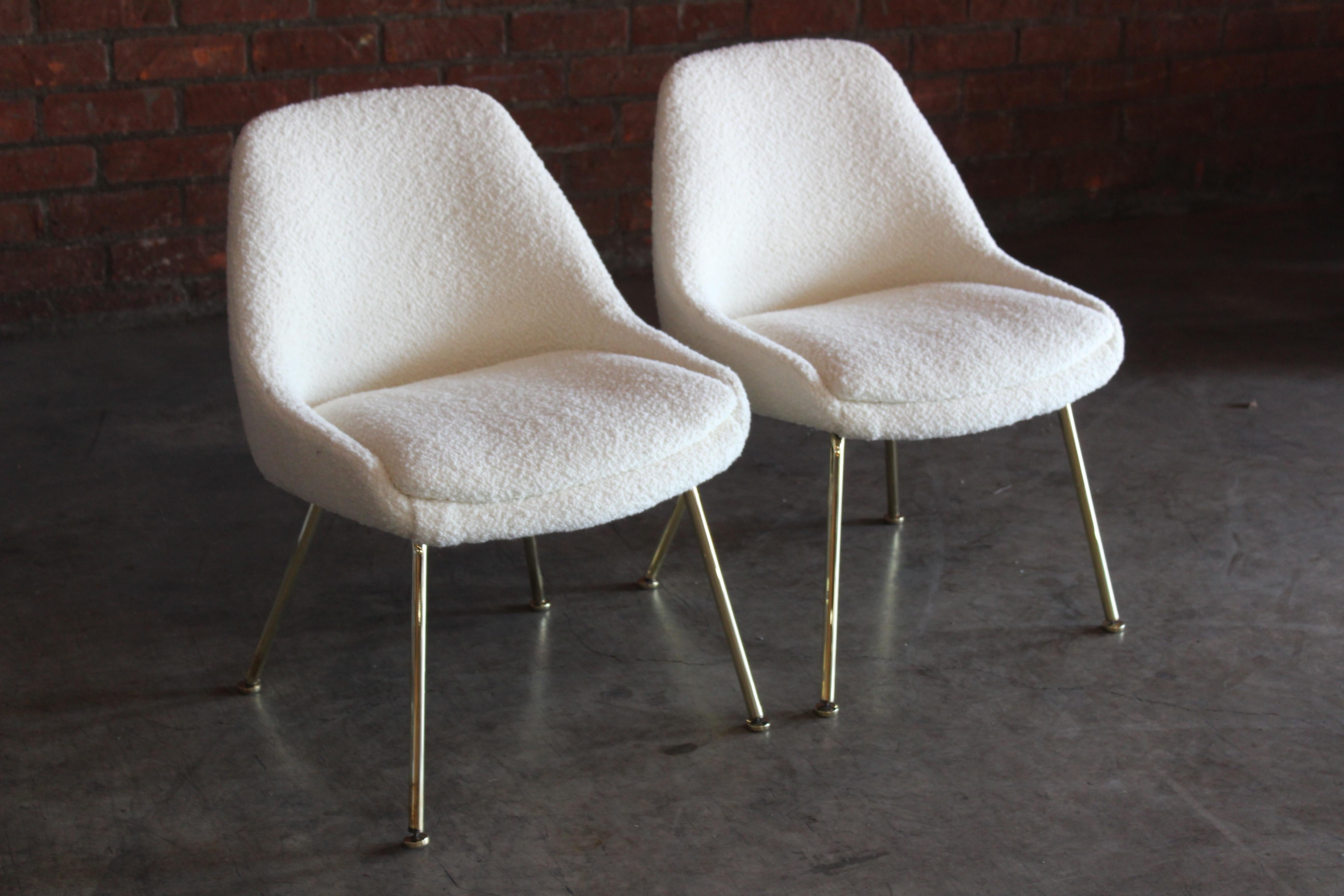 Mid-Century Modern Pair of 1960s Side Chairs in Bouclé For Sale