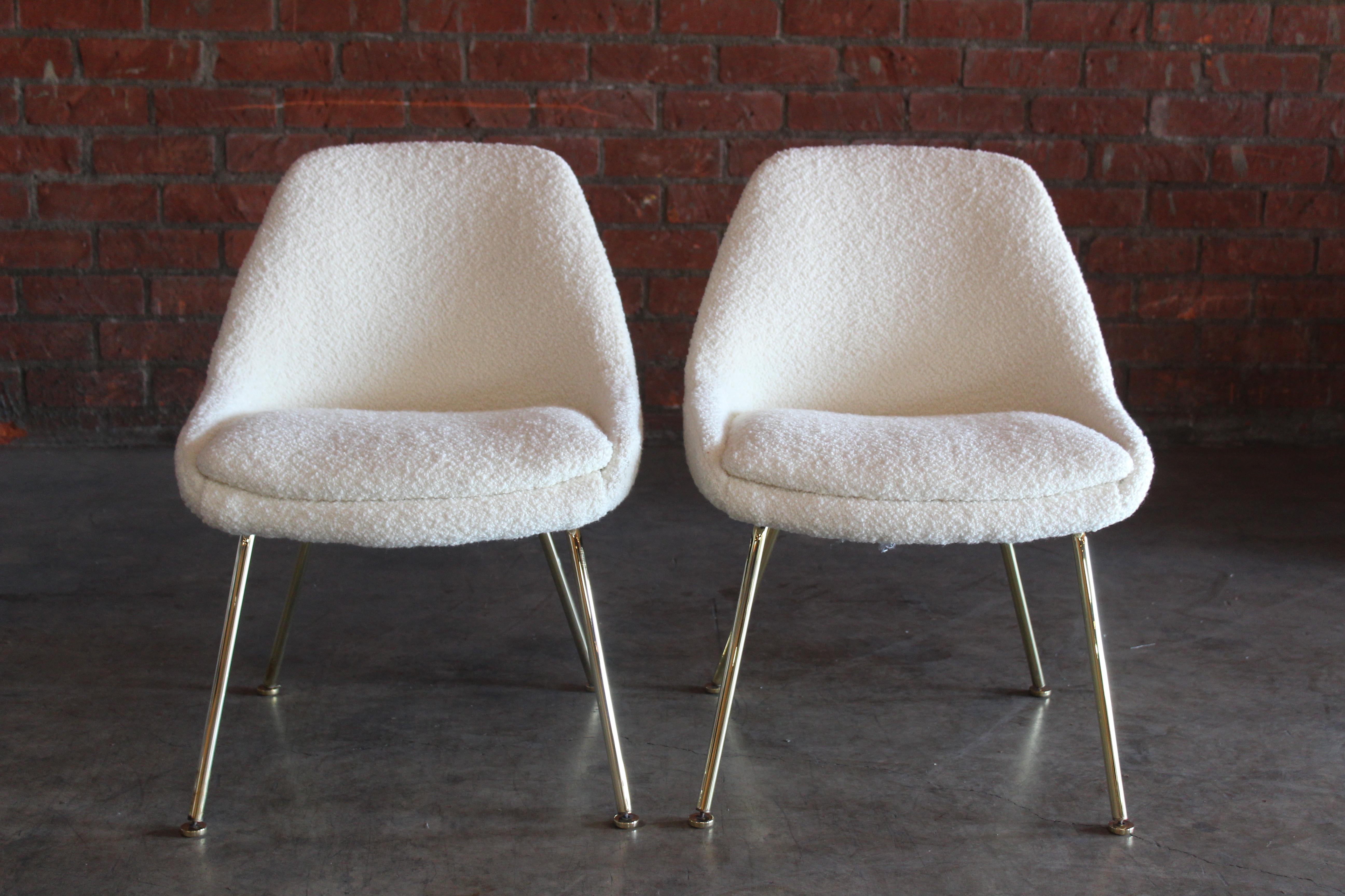 Pair of 1960s Side Chairs in Bouclé In Excellent Condition For Sale In Los Angeles, CA