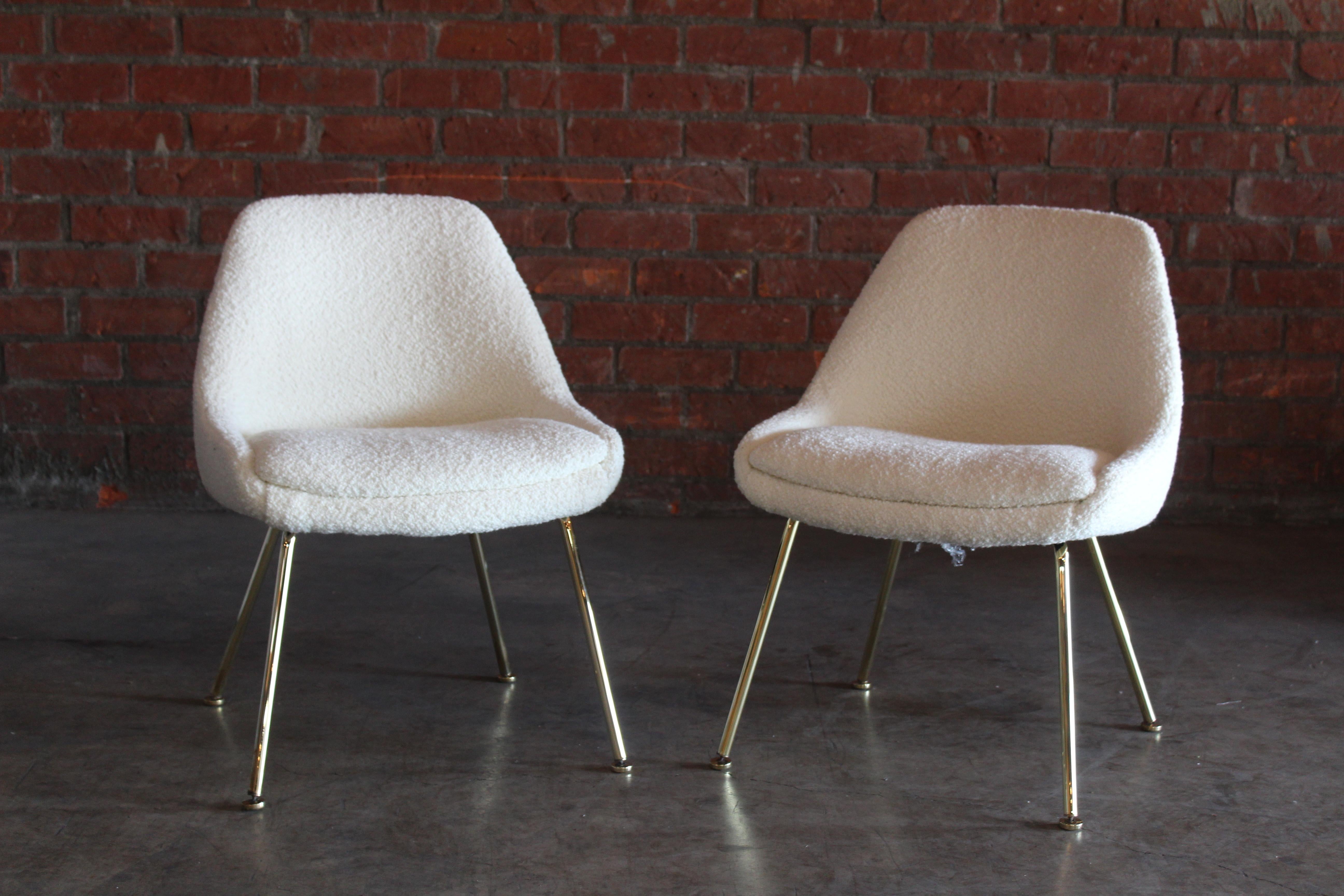 Pair of 1960s Side Chairs in Bouclé For Sale 2