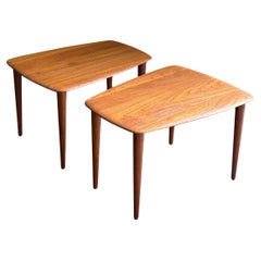 Paire de tables d'appoint en teck massif des années 1960 par Peter Hvidt pour France & Son