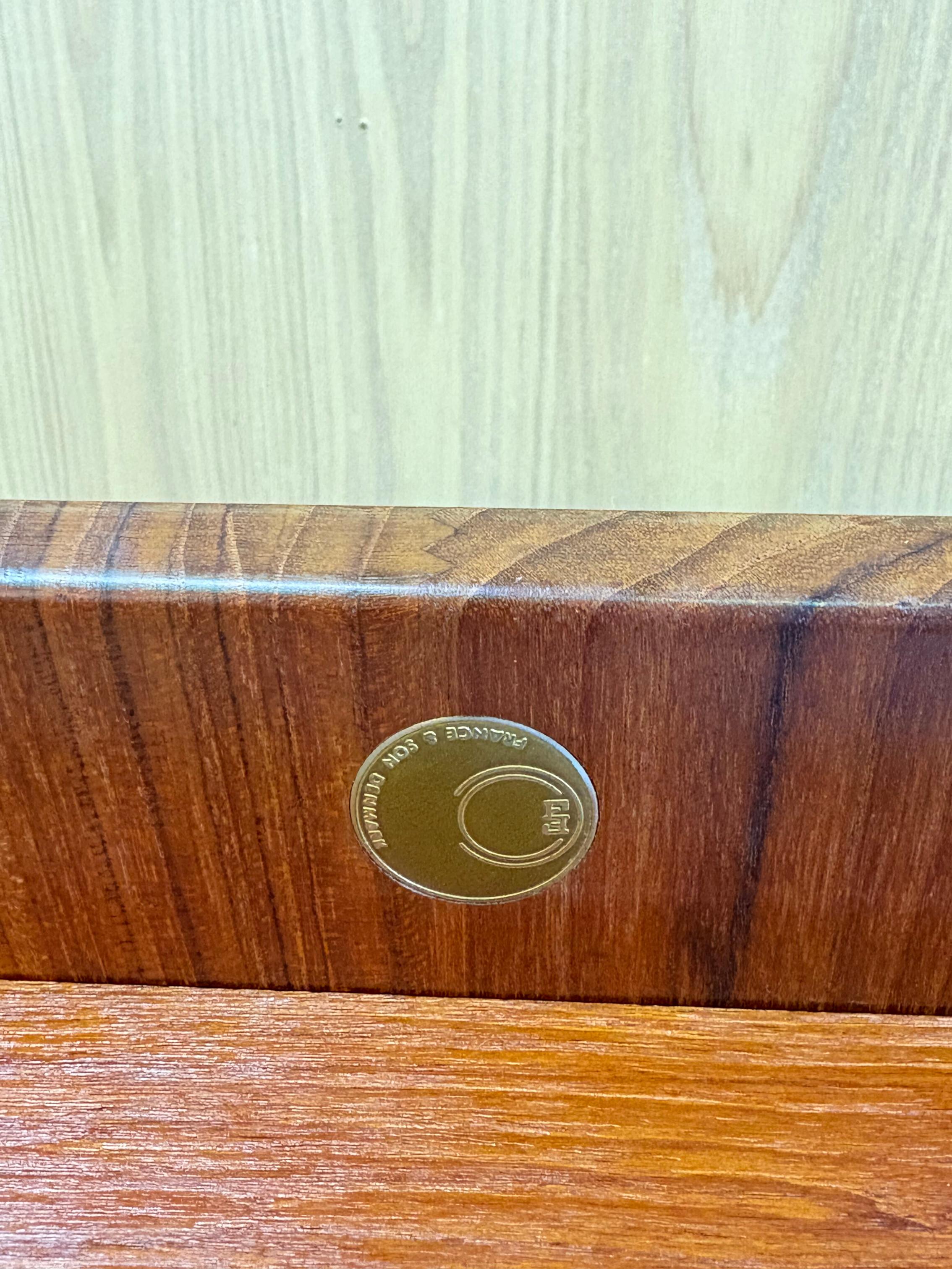 Pair of 1960s Solid Teak FD535 End Tables by Finn Juhl for France & Søn en vente 1