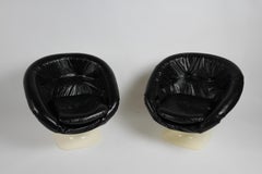 Ein Paar 1960er Space Age Modern Lounge Chairs aus geformtem Kunststoff von Raphaël Raffel