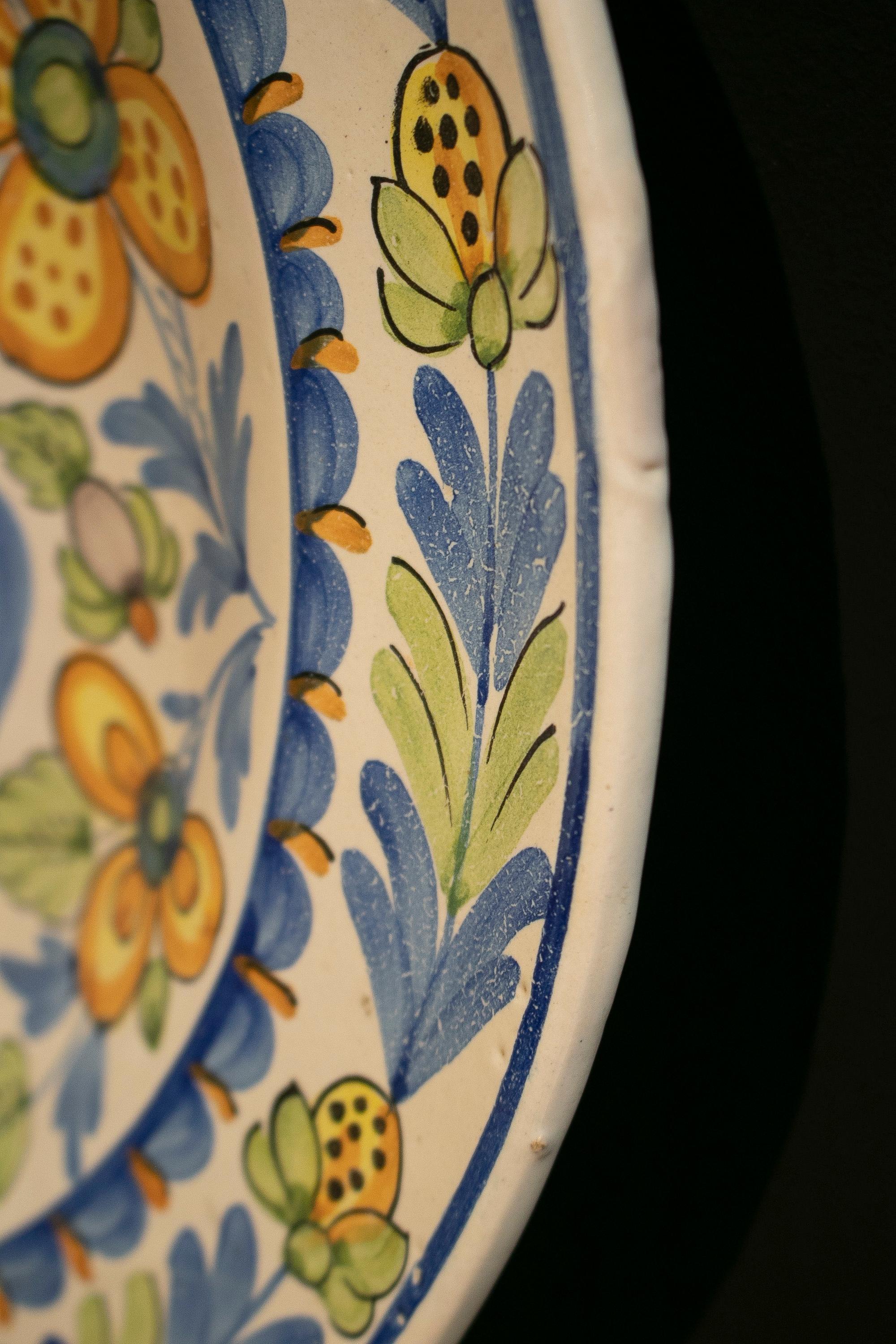 20th Century Pair of 1960s Spanish Painted Glazed Terracotta Ceramic Plates