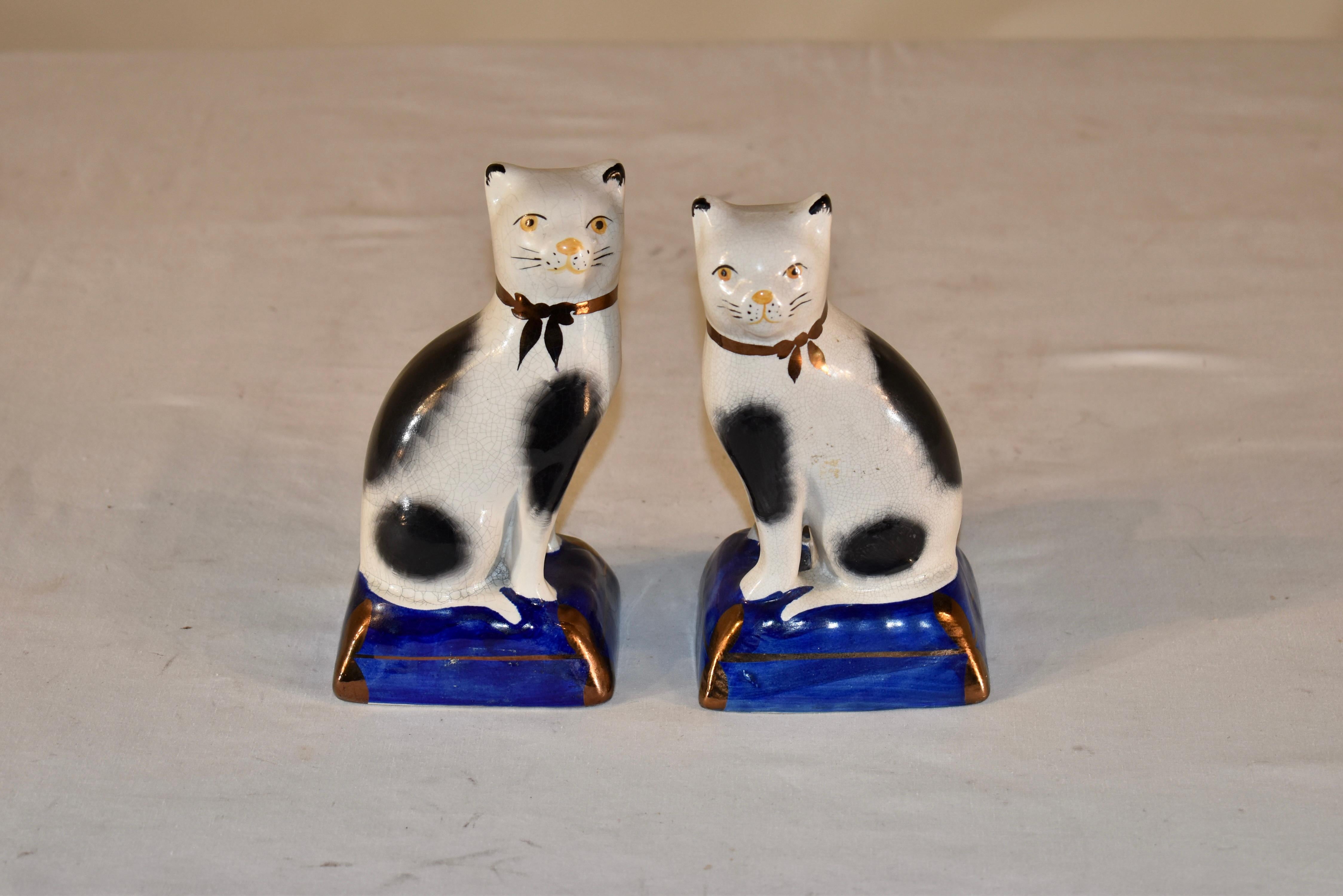 Pair of 1960's Staffordshire Cat Figures 1
