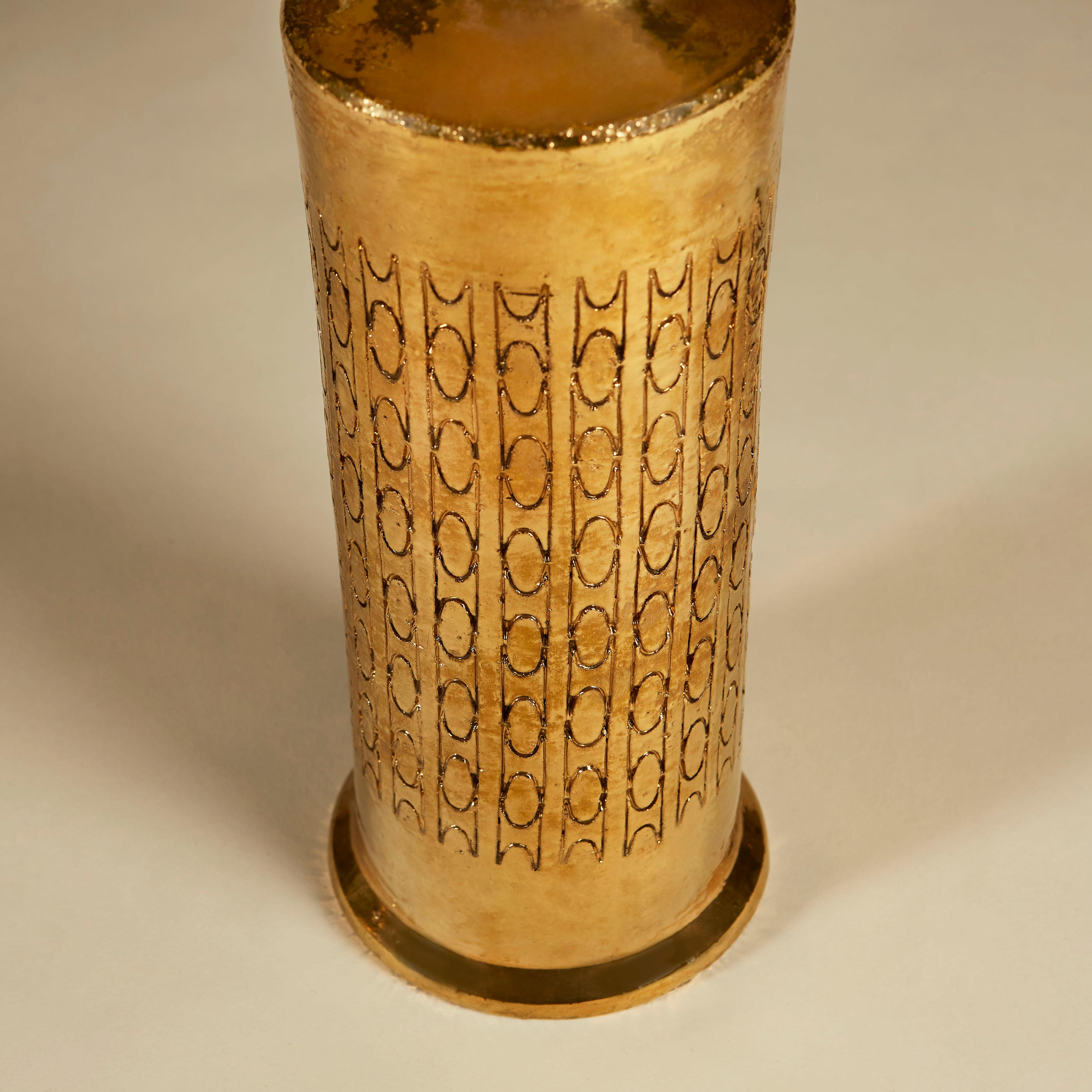 Paar schwedische vergoldete geschnitzte Tischlampen von Bitossi by Bergboms aus den 1960er Jahren (Handgeschnitzt) im Angebot