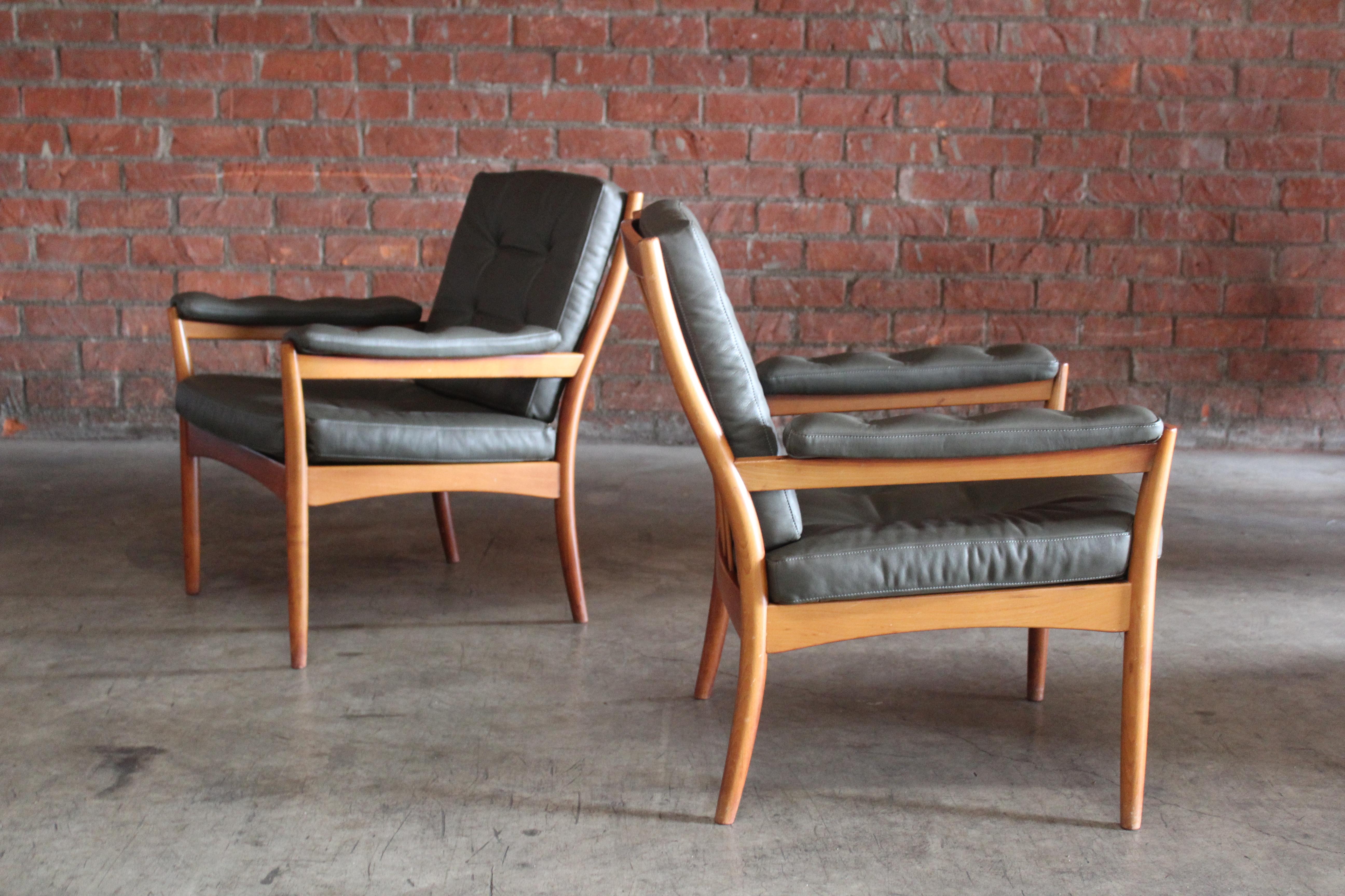 Pair of 1960s Swedish Lounge Chairs 10