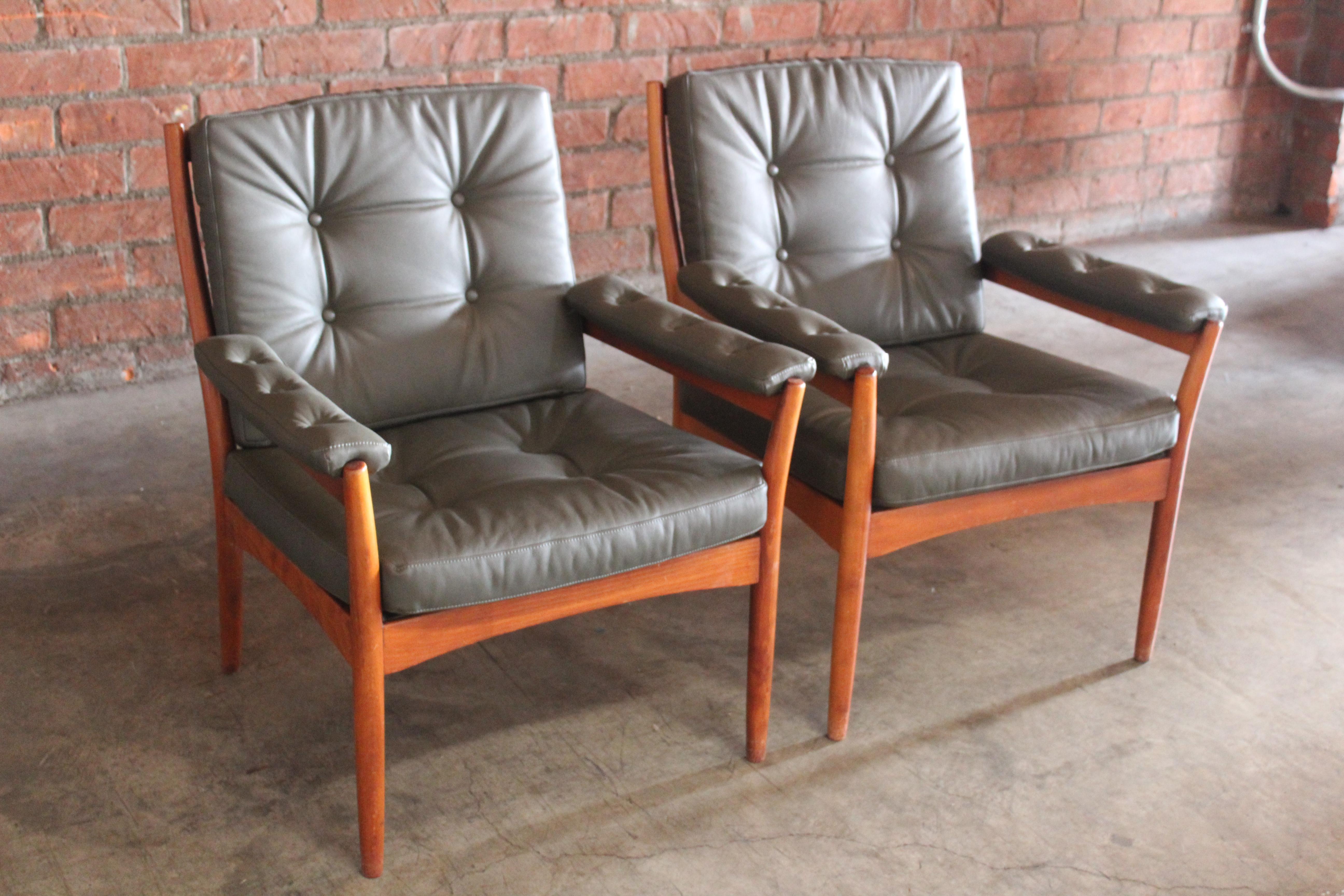 Pair of 1960s Swedish Lounge Chairs In Good Condition In Los Angeles, CA